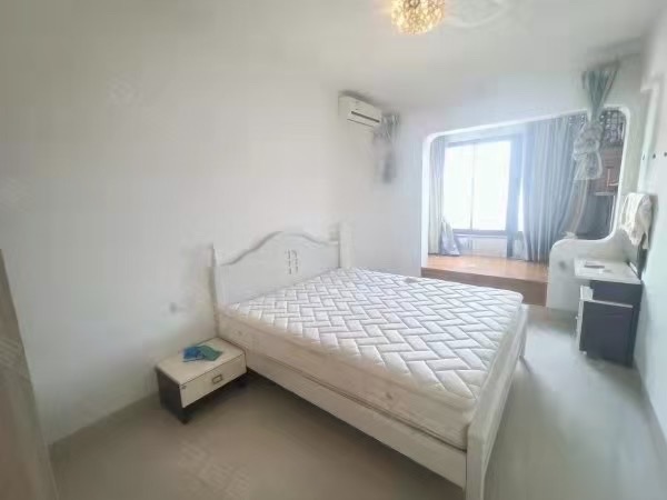 华丰大厦  1室1厅1卫   80.00万客厅