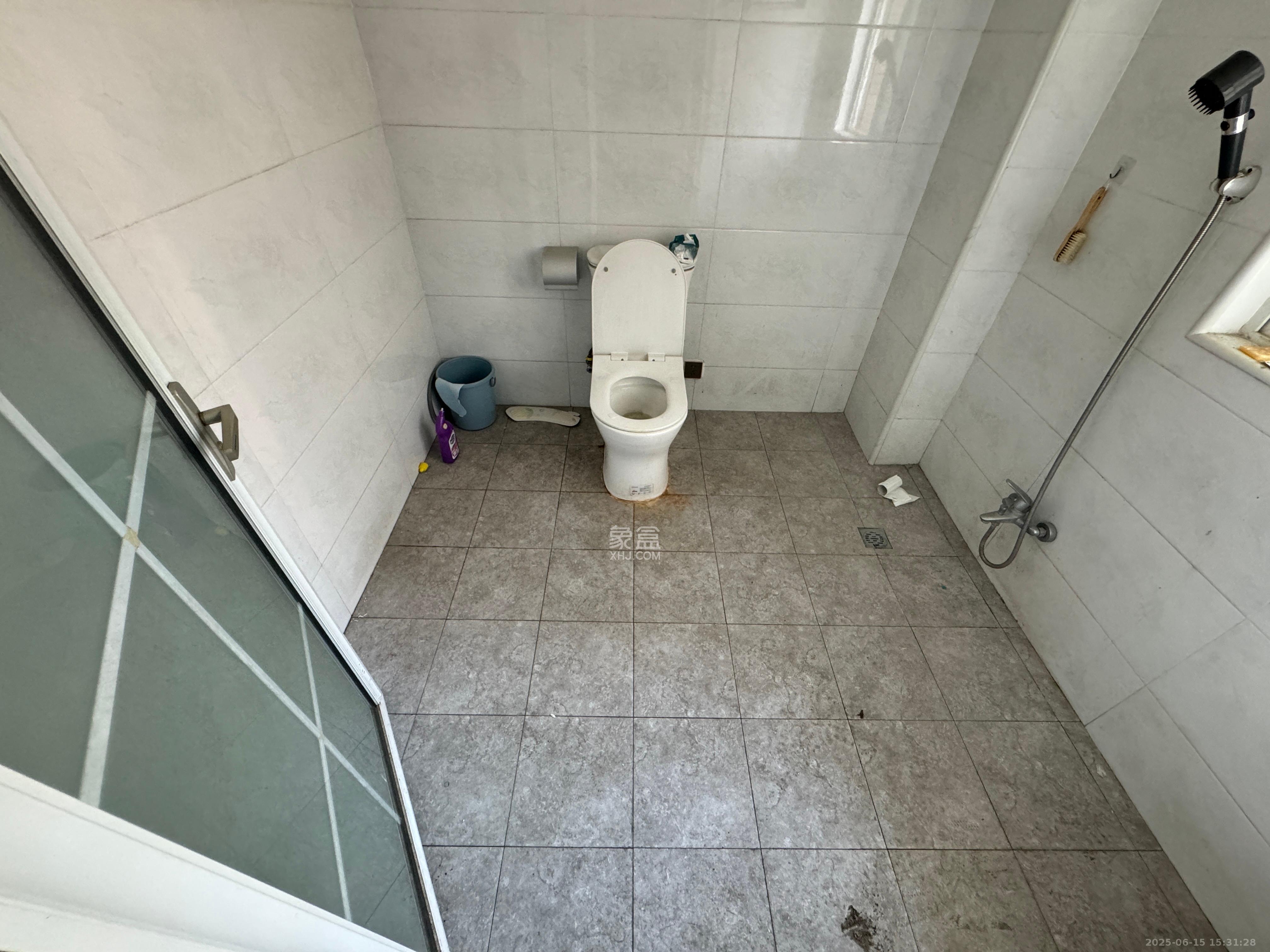 金南家园二期  4室2厅1卫    2600.0元/月 金南家园二期  4室2厅1卫    2600.0元/月室内图