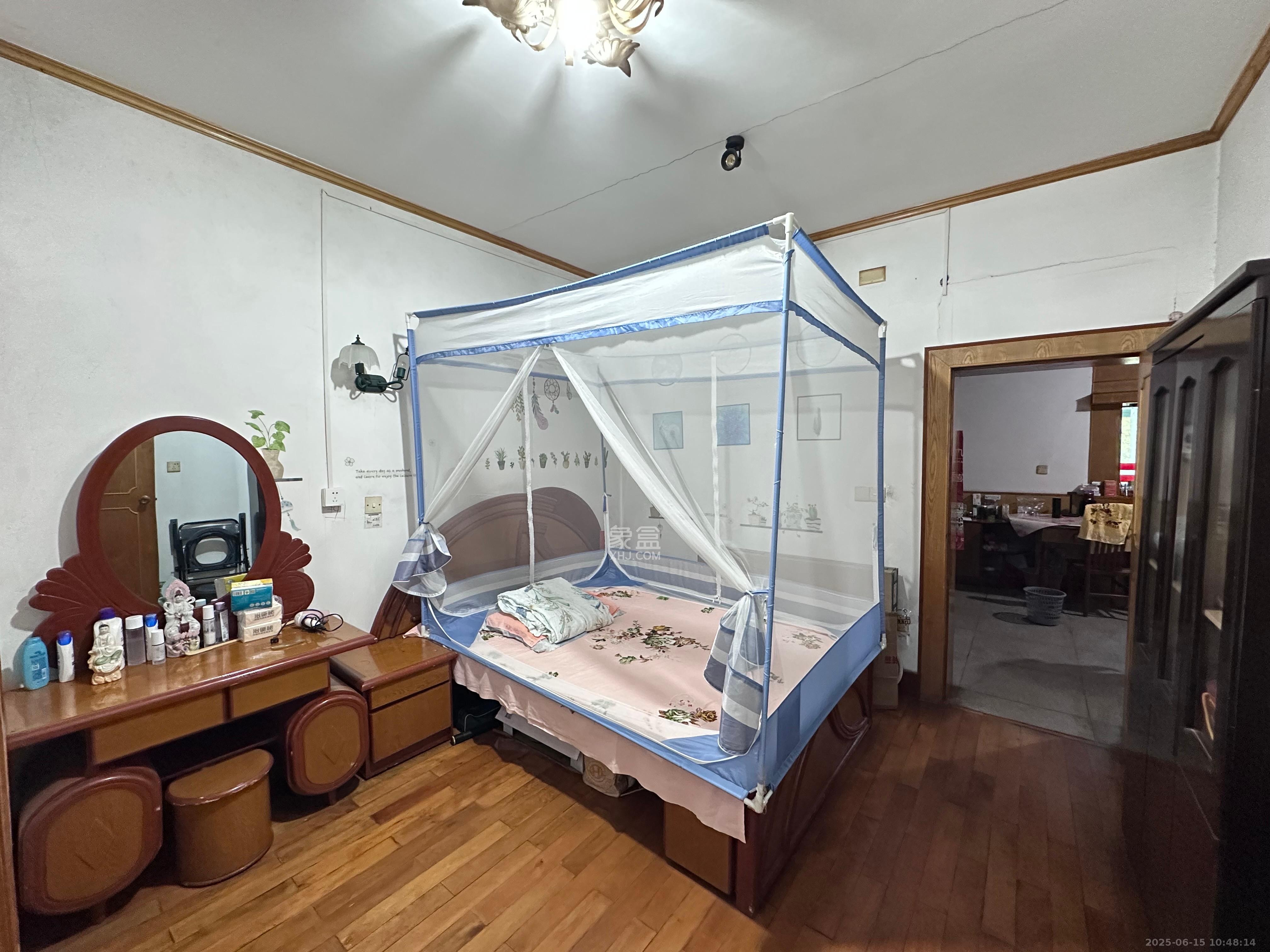 茶园坡送变电宿舍区  2室2厅1卫    1200.0元/月 茶园坡送变电宿舍区  2室2厅1卫    1200.0元/月室内图