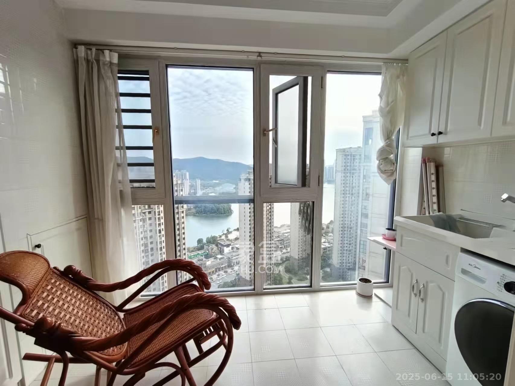 中建梅溪湖中心 3室2厅2卫 4500.0元/月 中建梅溪湖中心 3室2厅2卫 4500.0元/月室内图