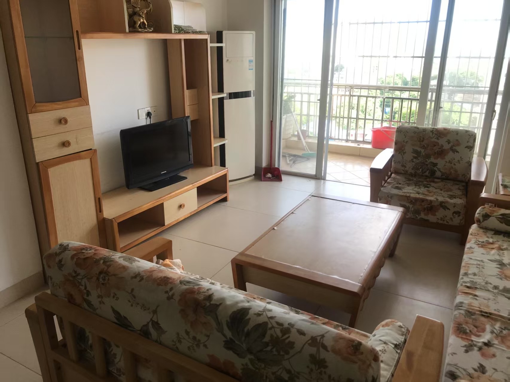 蓝水湾一期  2室2厅1卫   2200.00元/月室内图