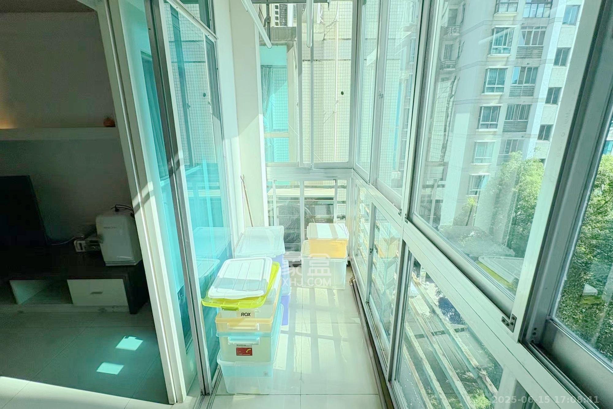 颐美园  3室2厅2卫    100.0万阳台