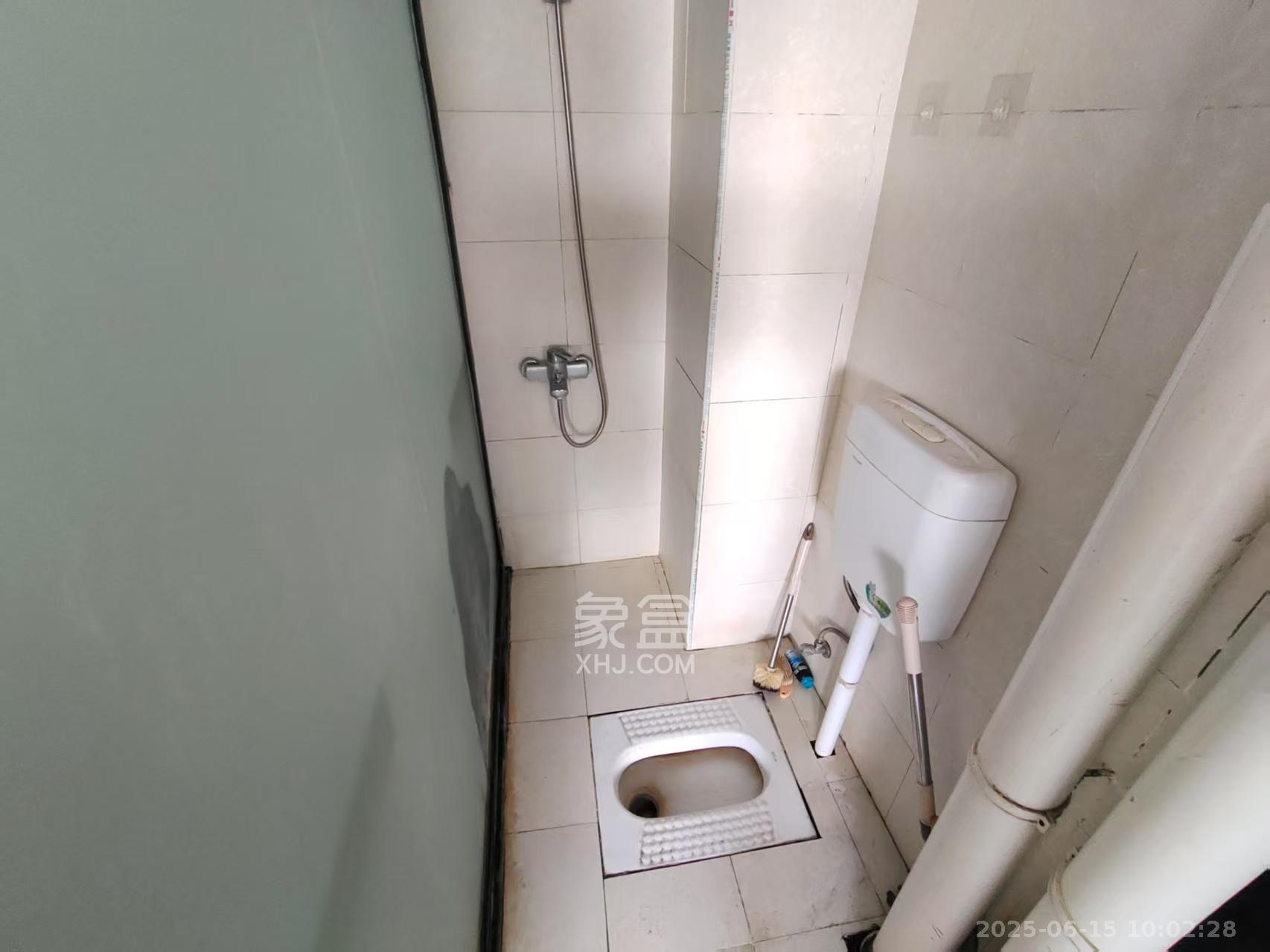 海利华宫大厦 1室1厅1卫 1500.0元/月 海利华宫大厦 1室1厅1卫 1500.0元/月室内图