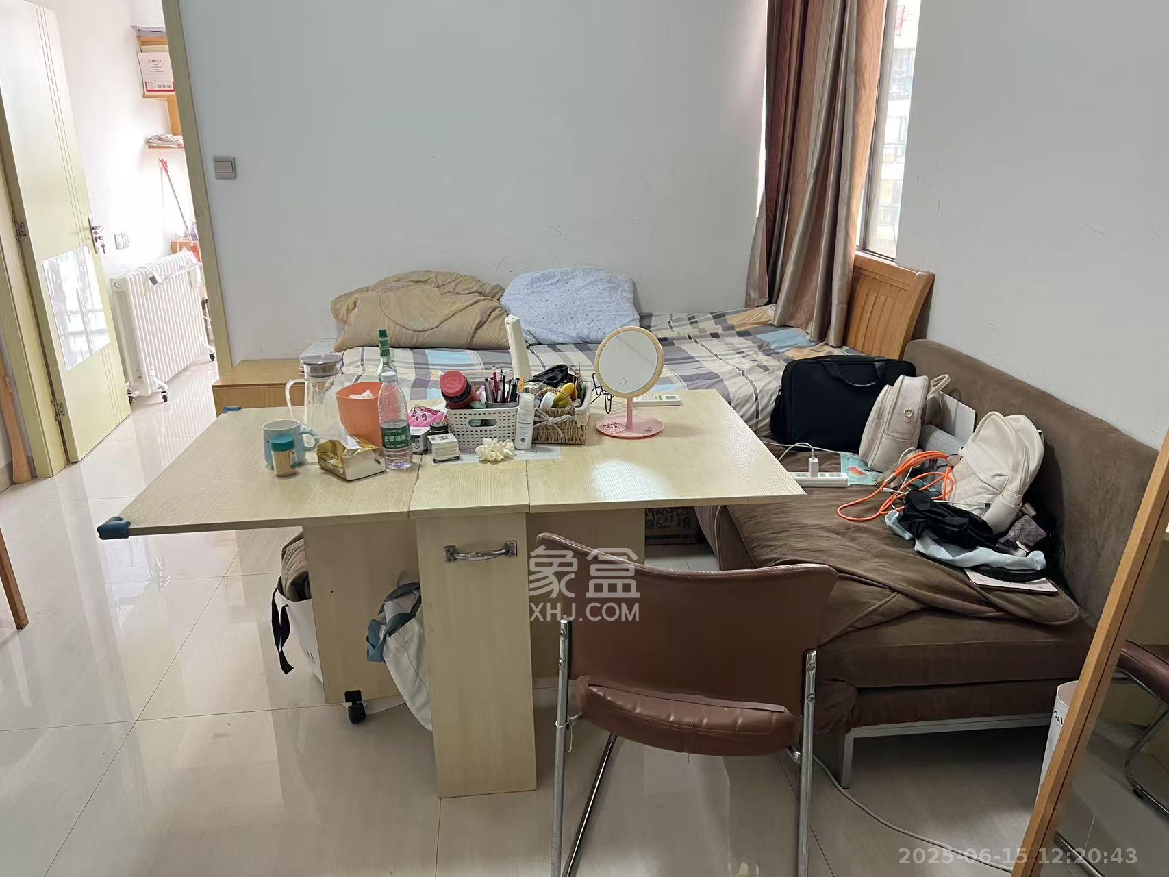 鑫远湘府逸园 1室1厅1卫 1300.0元/月 鑫远湘府逸园 1室1厅1卫 1300.0元/月室内图