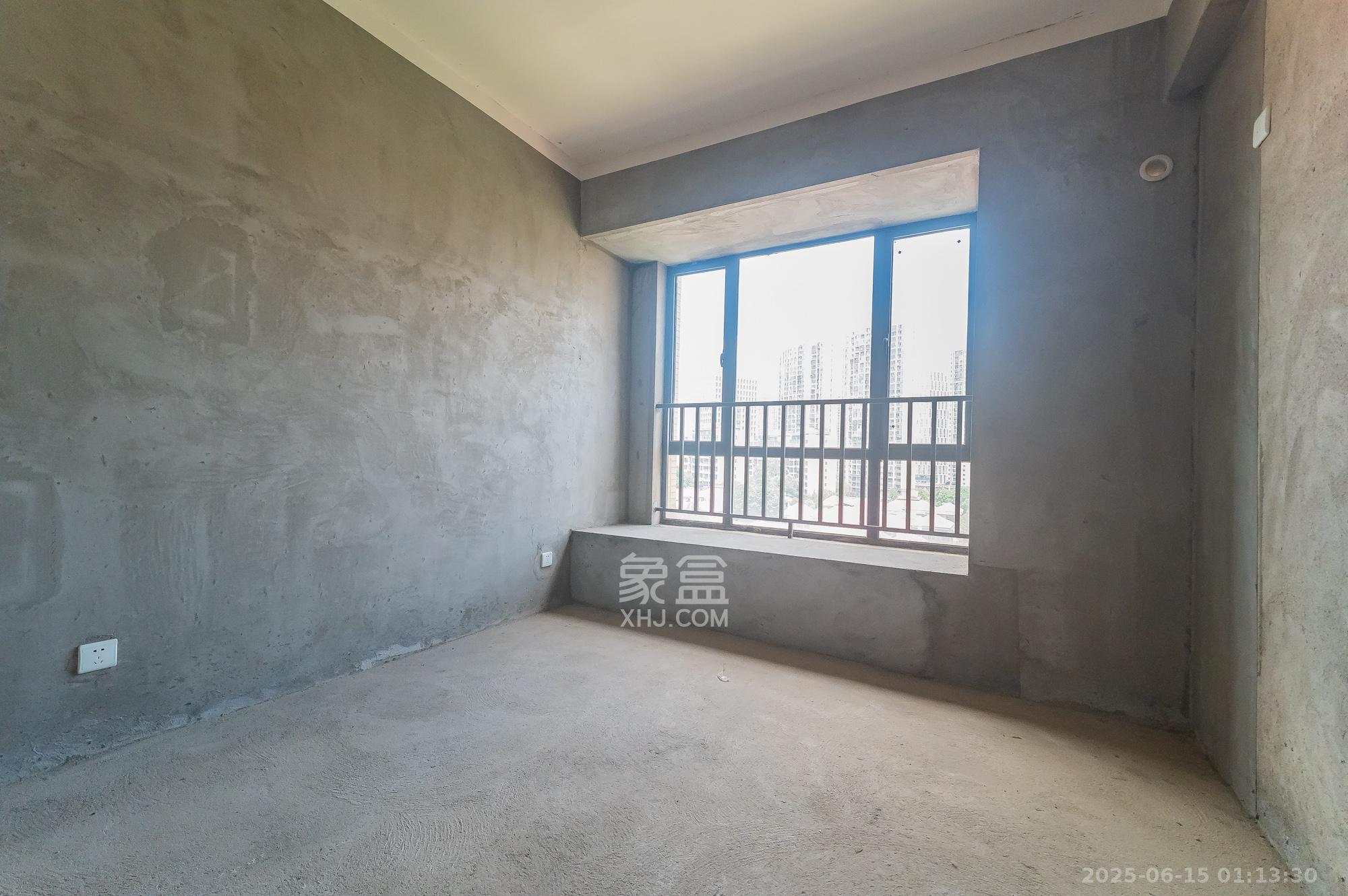 深业睿城  5室2厅2卫    210.0万 深业睿城  5室2厅2卫    210.0万其他