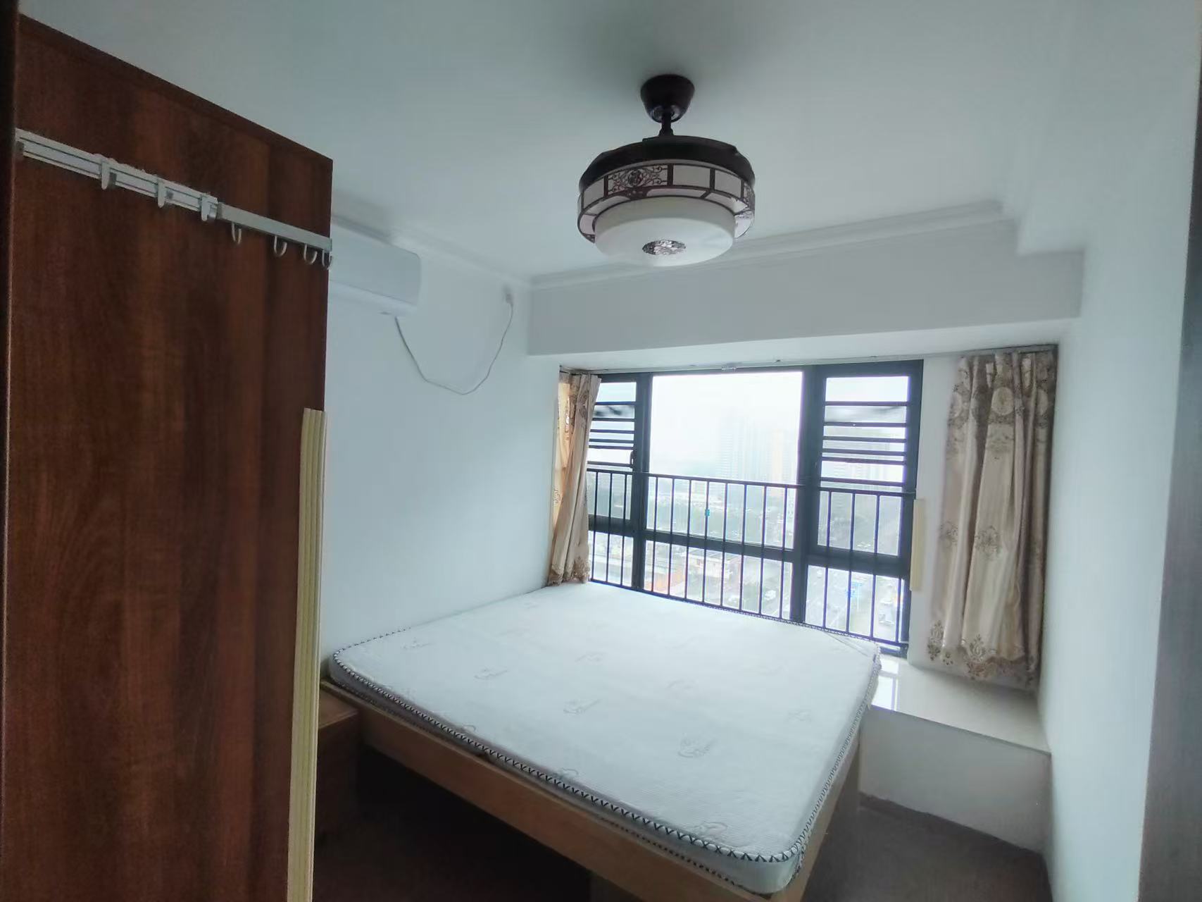 碧桂园一、二期(中央首府) 2室2厅2卫 2400.0元/月 碧桂园一、二期(中央首府) 2室2厅2卫 2400.0元/月室内图