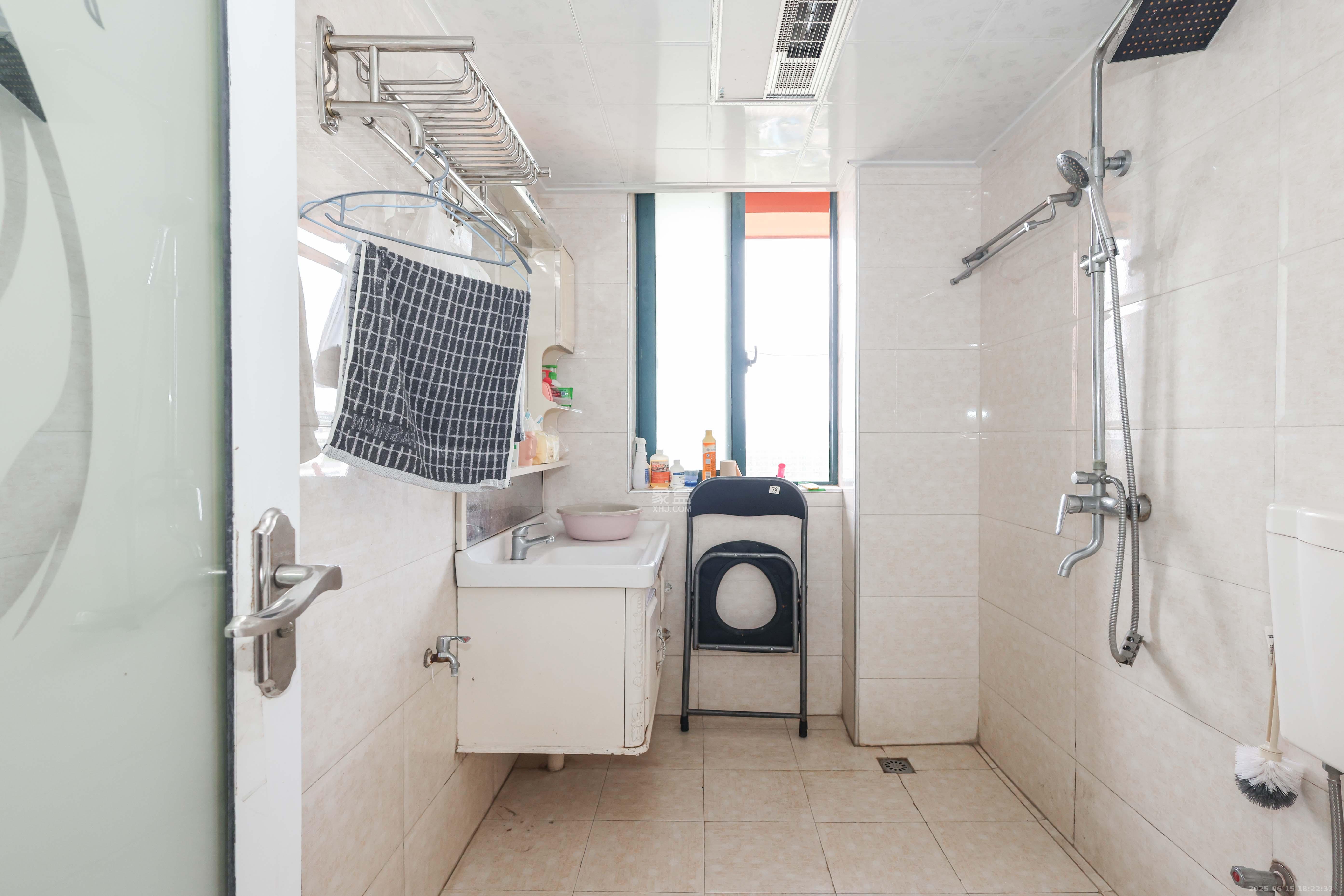 桔洲新苑(桔洲印象)  4室2厅2卫    108.0万 桔洲新苑(桔洲印象)  4室2厅2卫    108.0万卫生间