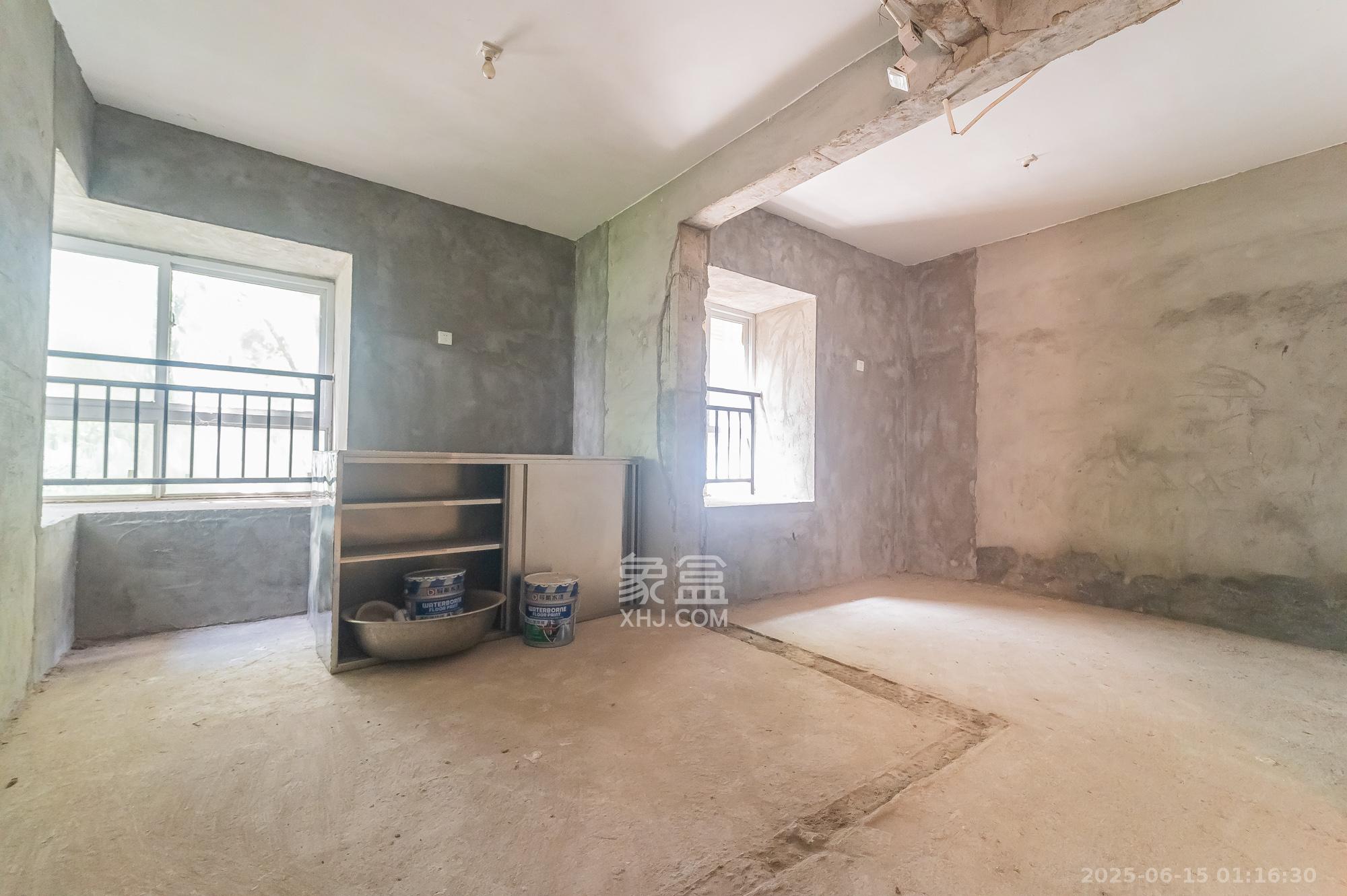 东方航标  3室2厅1卫    55.8万 东方航标  3室2厅1卫    55.8万其他