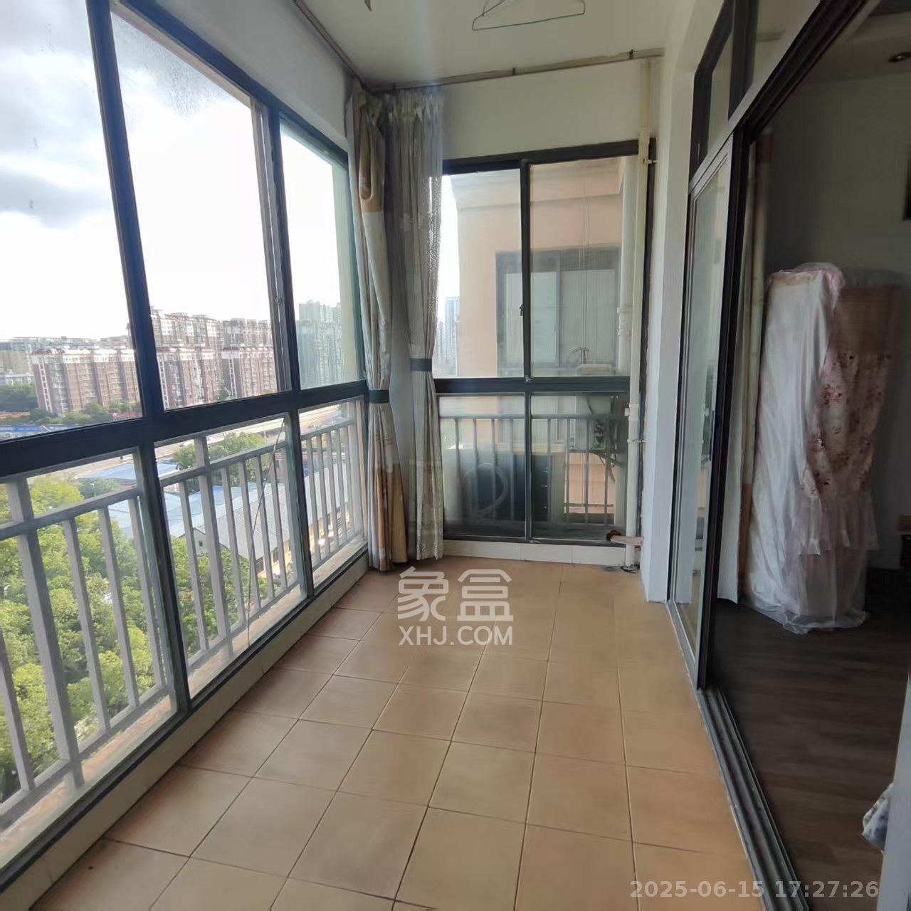 上海城小区 3室2厅2卫 2500.0元/月 上海城小区 3室2厅2卫 2500.0元/月室内图