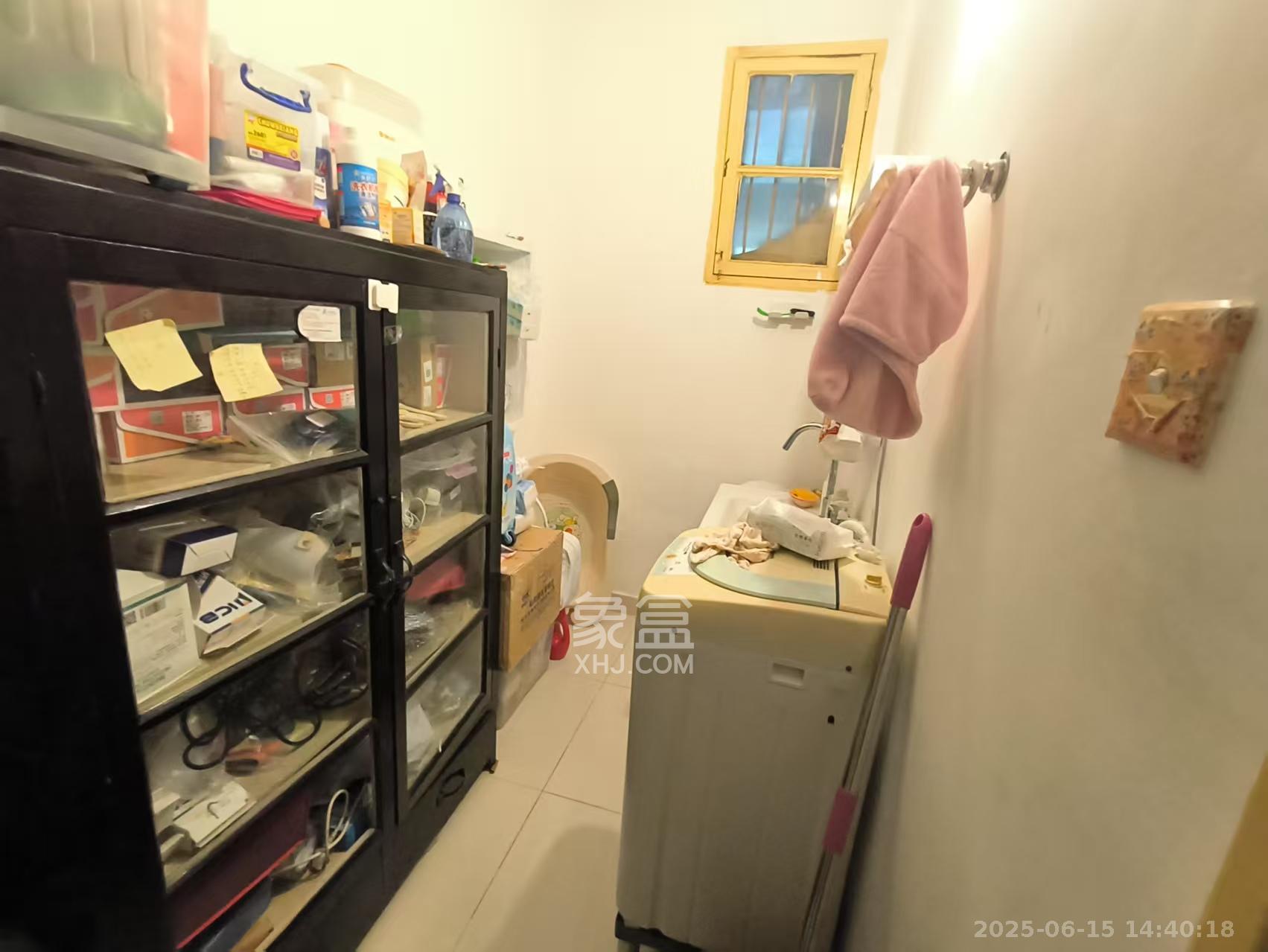 湖南日报宿舍 1室1厅1卫 1800.0元/月 湖南日报宿舍 1室1厅1卫 1800.0元/月室内图