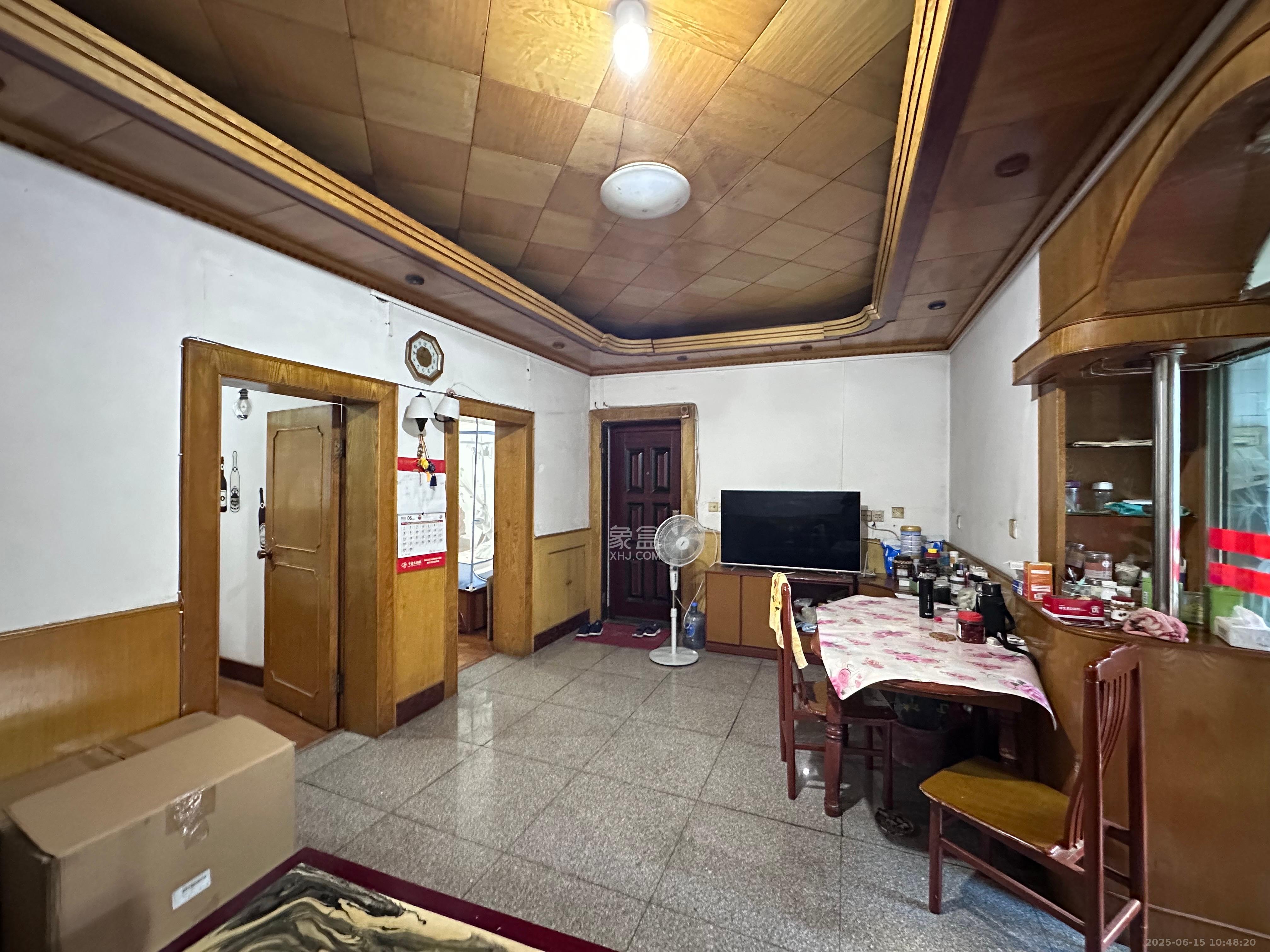 茶园坡送变电宿舍区  2室2厅1卫    1200.0元/月 茶园坡送变电宿舍区  2室2厅1卫    1200.0元/月室内图