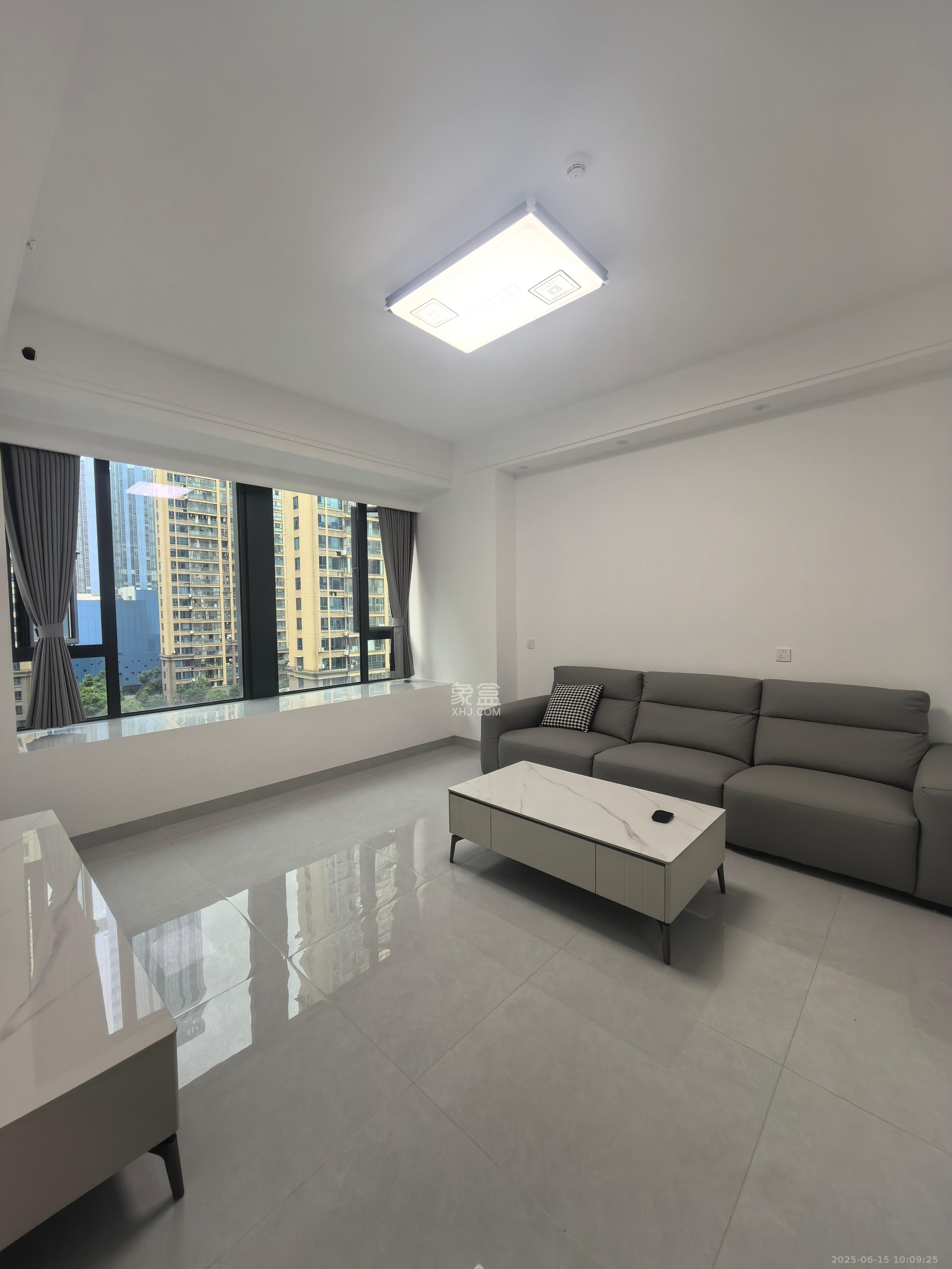 中建悦和城  2室1厅1卫    2400.0元/月室内图