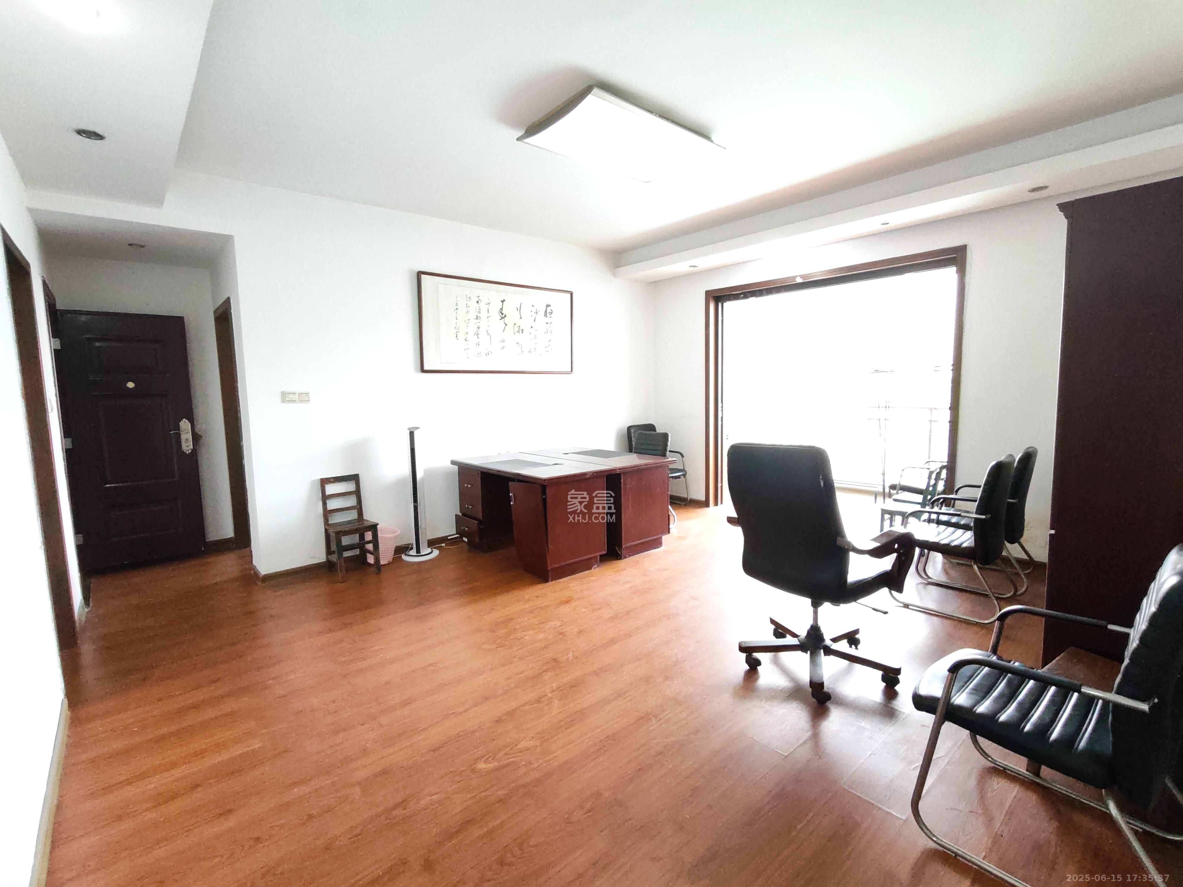 嘉盛奥美城 4室1厅1卫 3800.0元/月 嘉盛奥美城 4室1厅1卫 3800.0元/月室内图