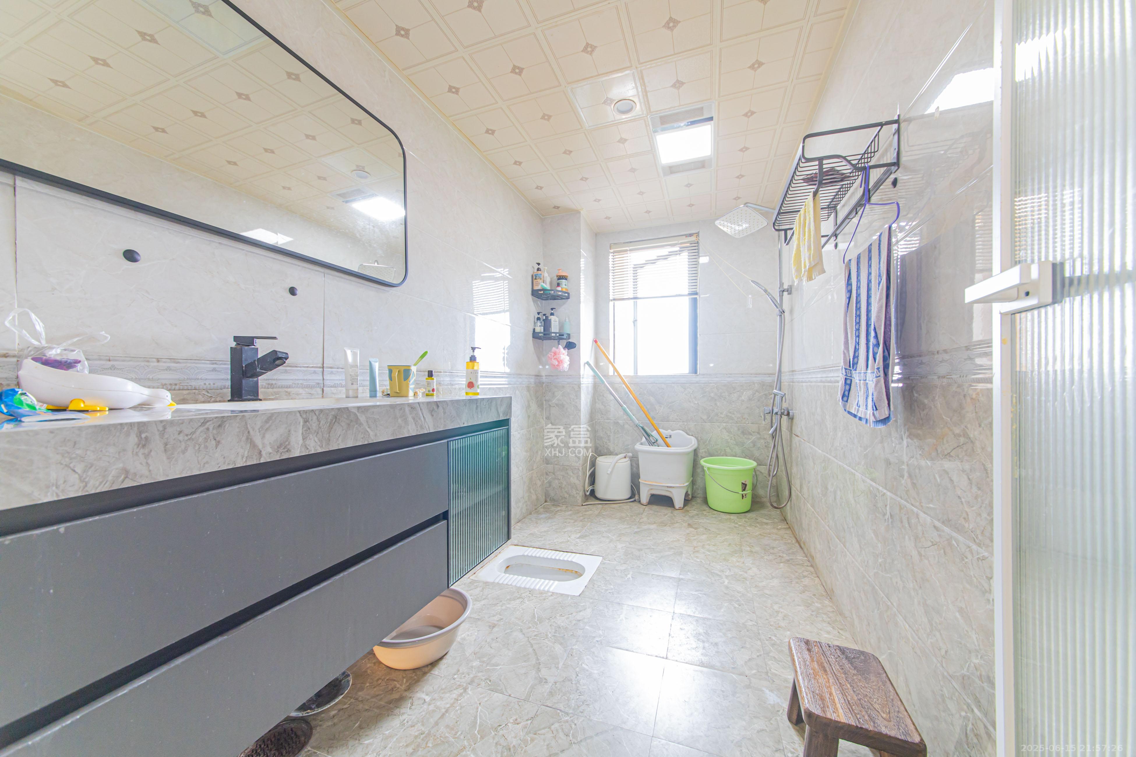 中建芙蓉嘉苑 3室2厅2卫 115.0万 中建芙蓉嘉苑 3室2厅2卫 115.0万卫生间