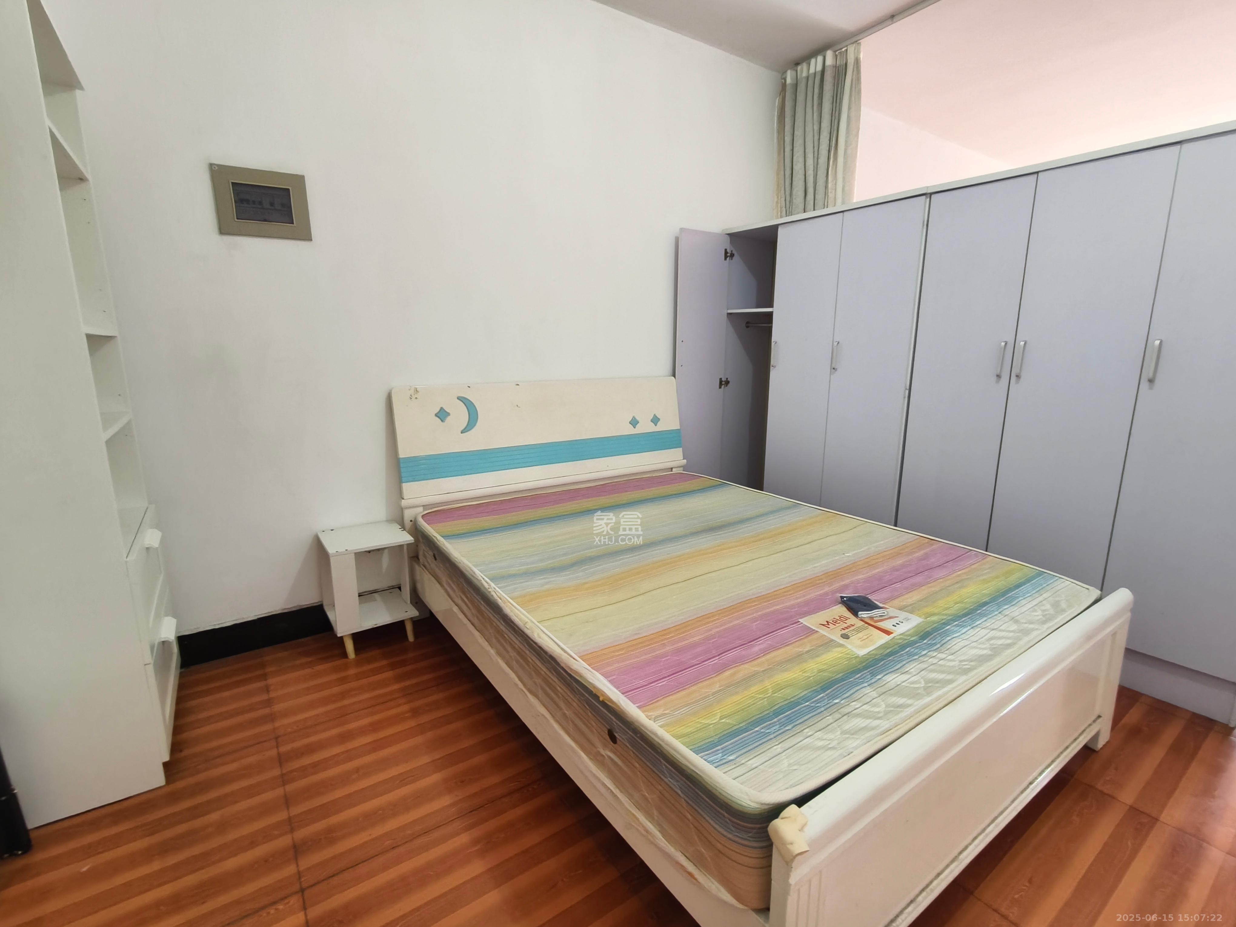 新芙蓉之都  1室1厅1卫   1800.00元/月室内图