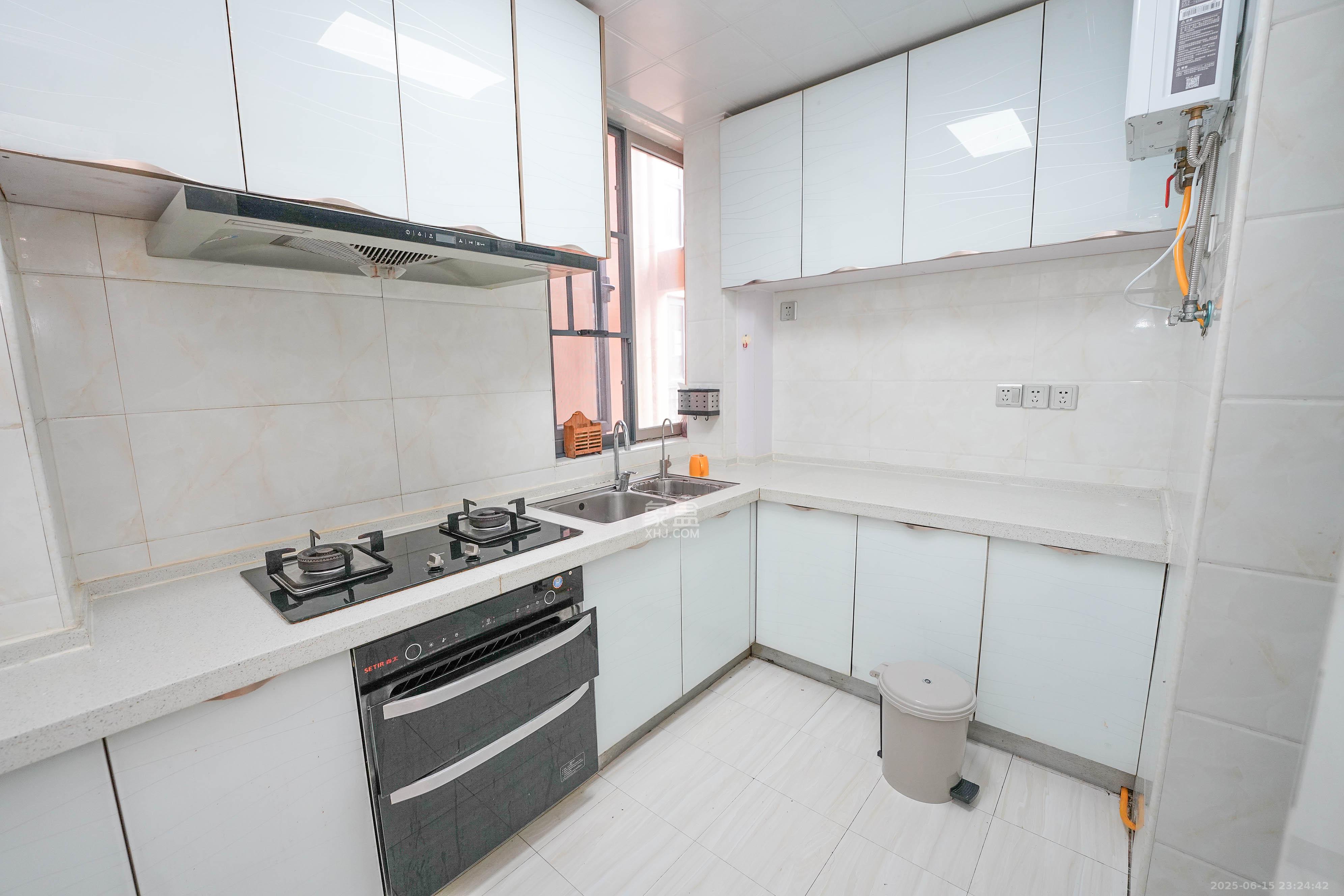 怡海星城 3室2厅1卫 58.8万 怡海星城 3室2厅1卫 58.8万厨房