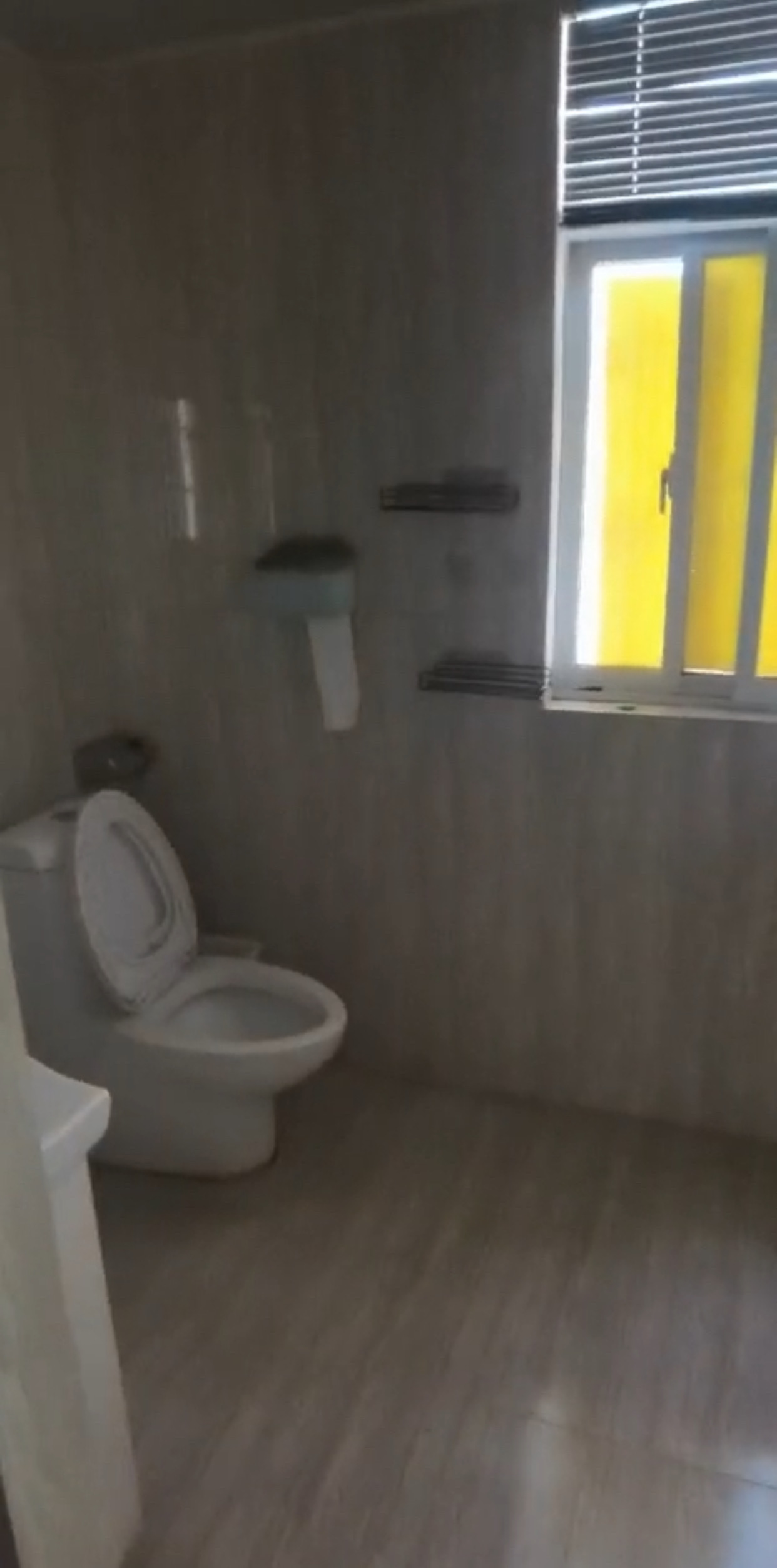 蓝水湾一期  2室2厅1卫   2200.00元/月室内图