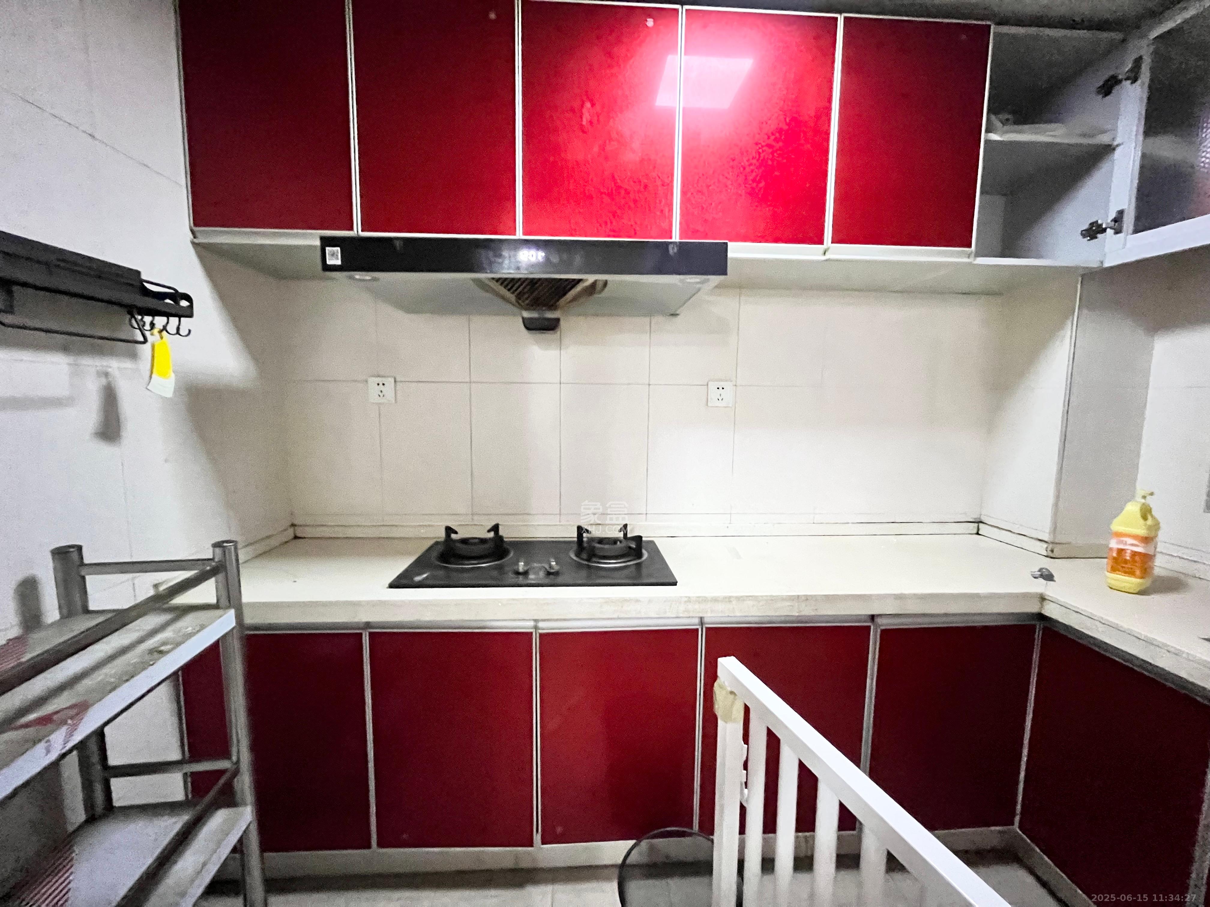 保利麓谷林语A区  3室2厅1卫    2300.0元/月室内图