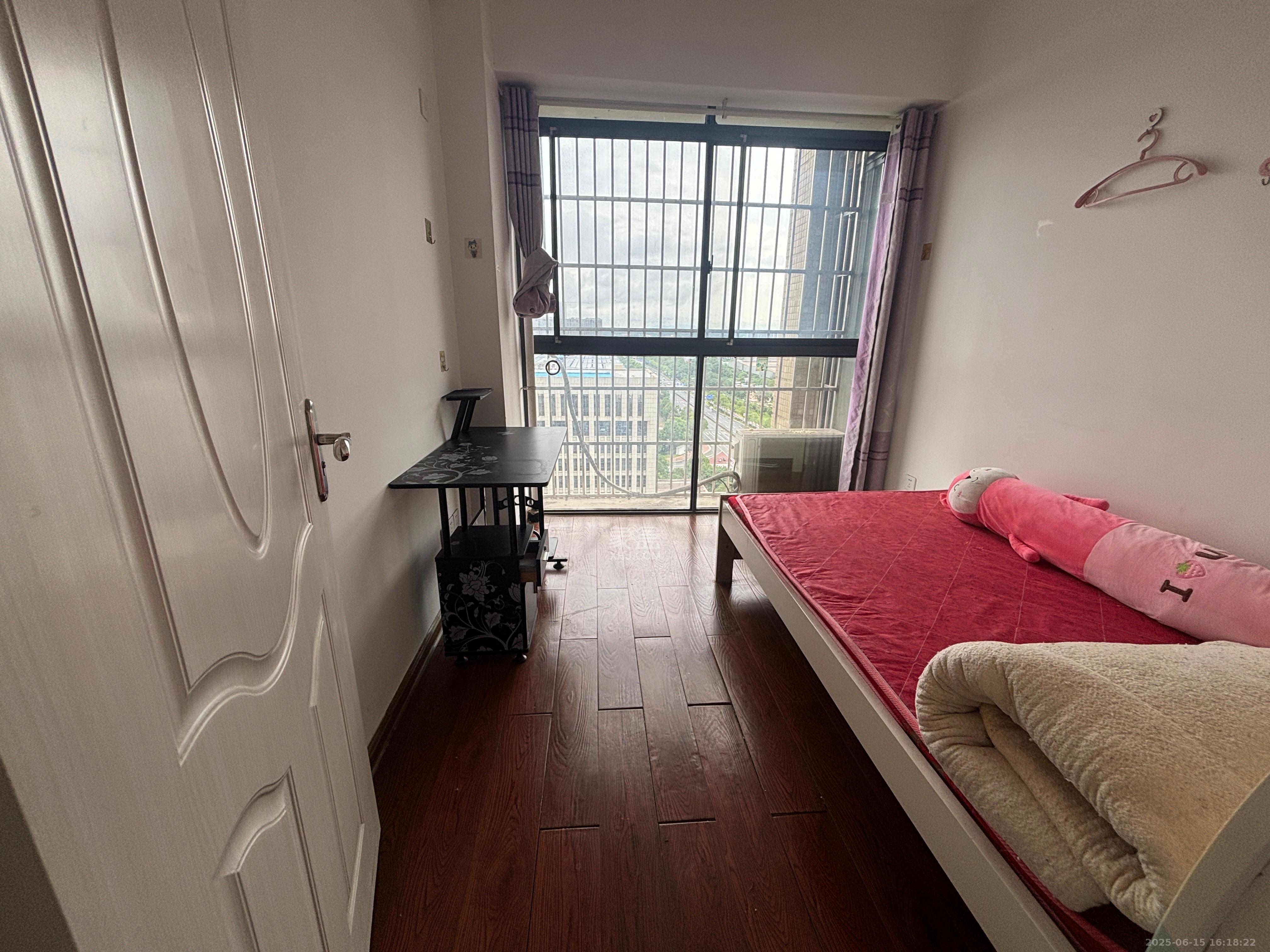 光明城市(星辰青年城) 4室2厅1卫 2400.0元/月 光明城市(星辰青年城) 4室2厅1卫 2400.0元/月室内图