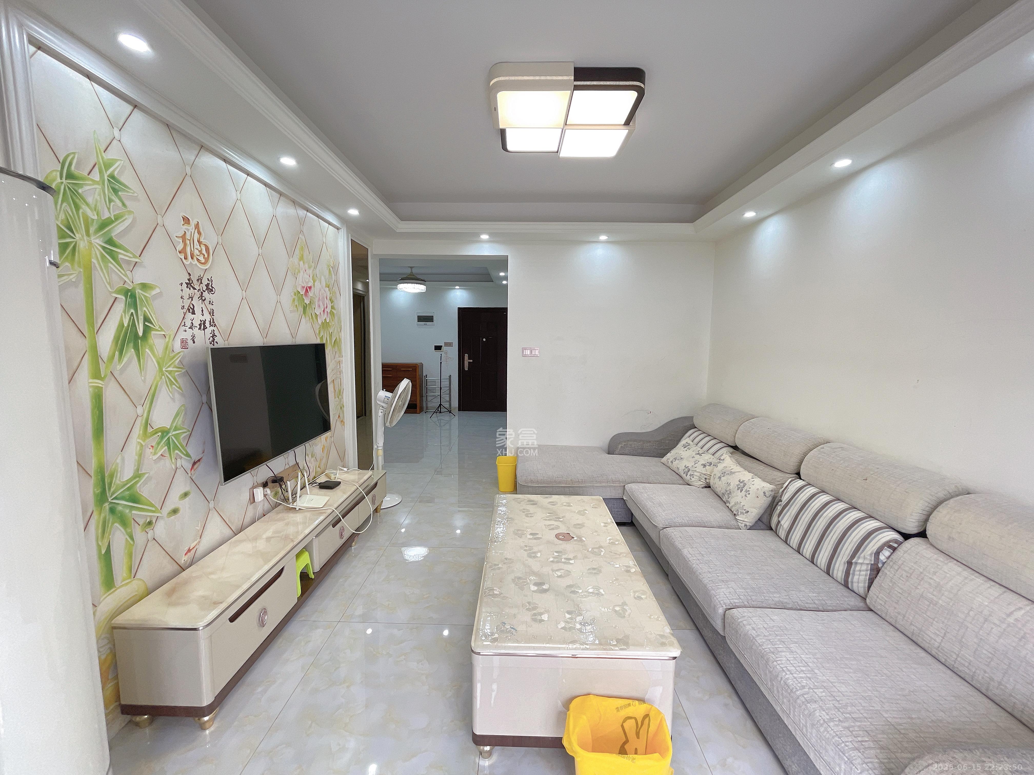 梅溪鑫苑名家 3室2厅1卫 2700.0元/月 梅溪鑫苑名家 3室2厅1卫 2700.0元/月室内图