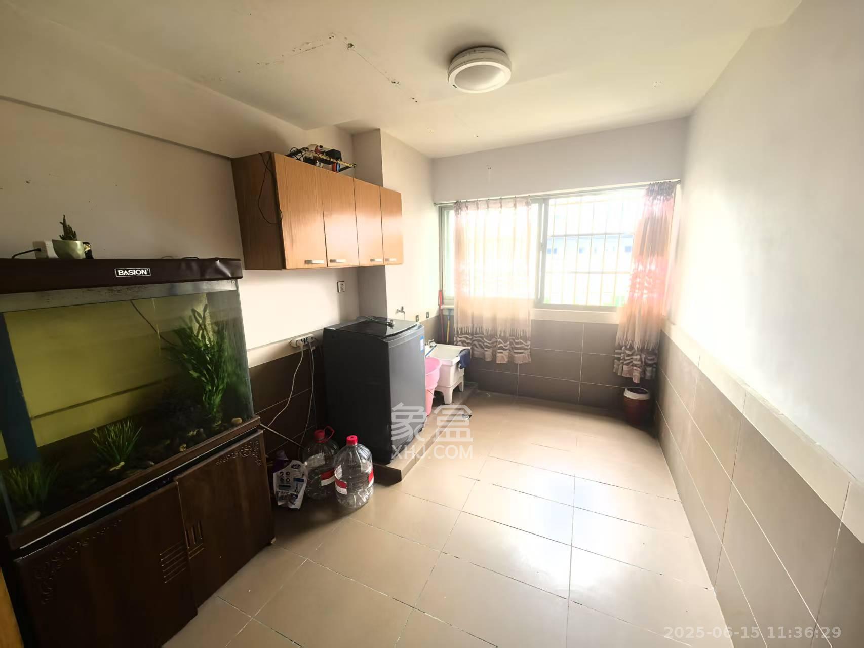 南国嘉苑  4室2厅2卫    3350.0元/月室内图