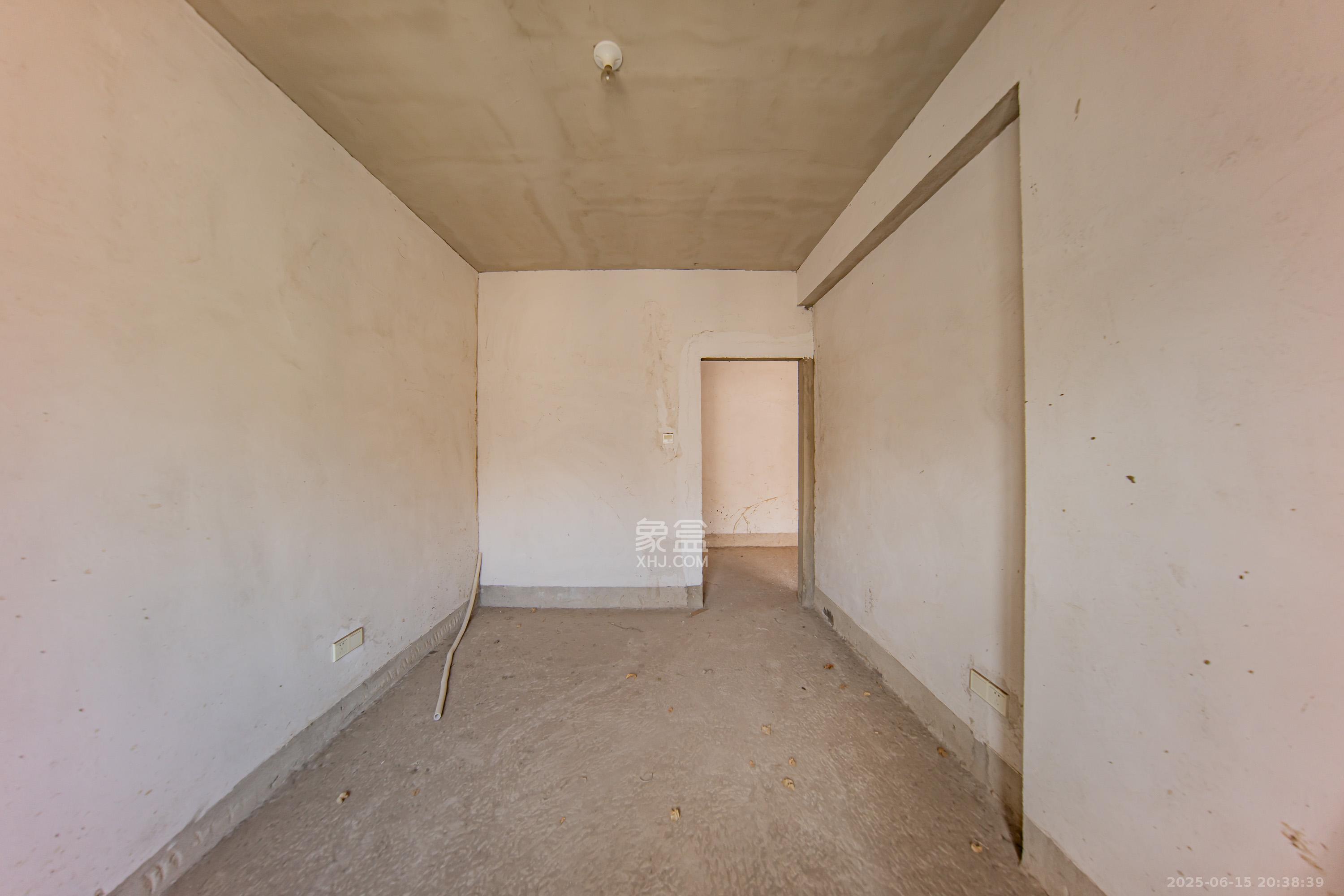 含浦家苑 3室2厅2卫 68.0万 含浦家苑 3室2厅2卫 68.0万卧室