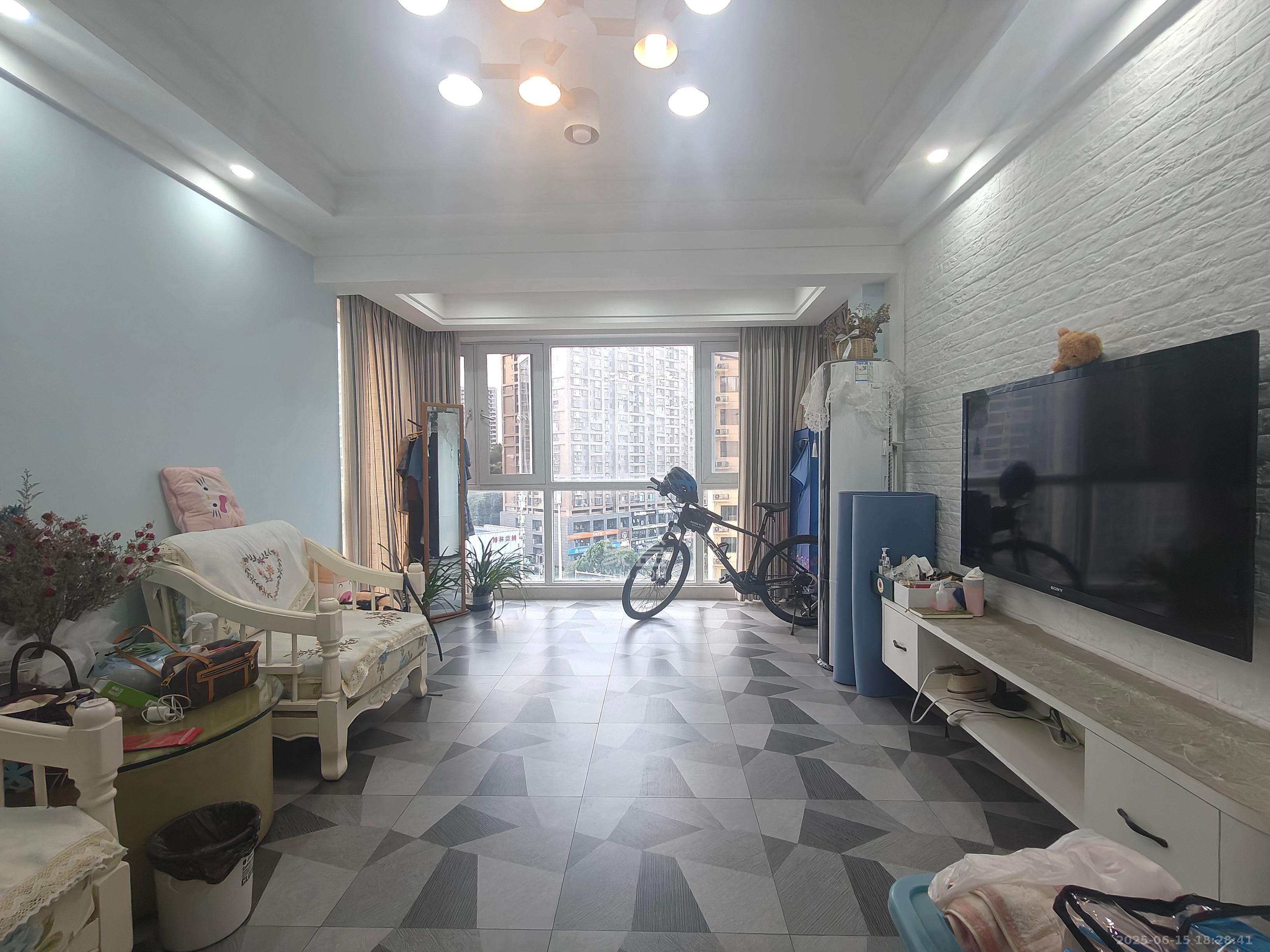 丽水熙园  3室2厅2卫   2600.00元/月室内图