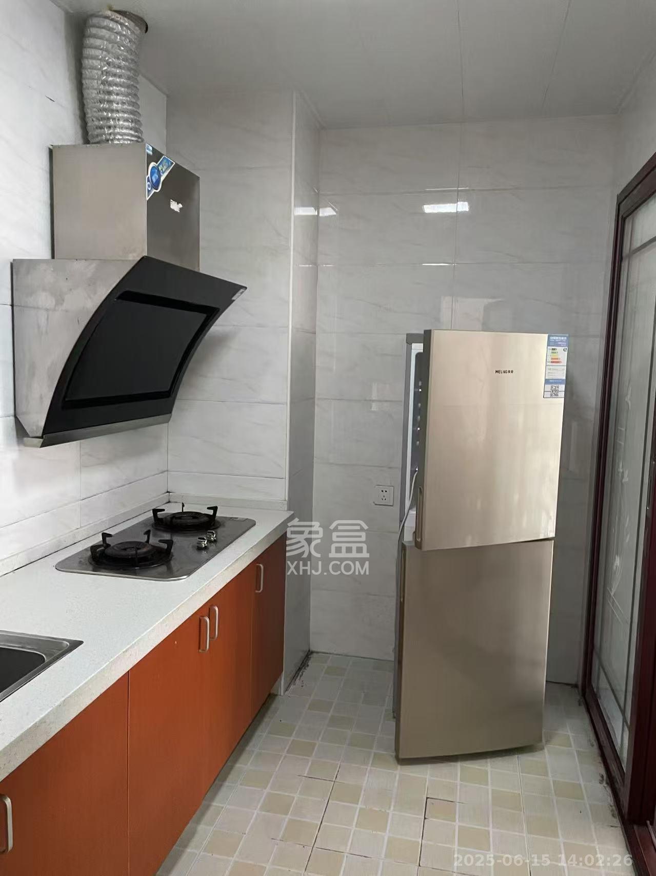 万里时代  2室2厅1卫    2600.0元/月 万里时代  2室2厅1卫    2600.0元/月室内图