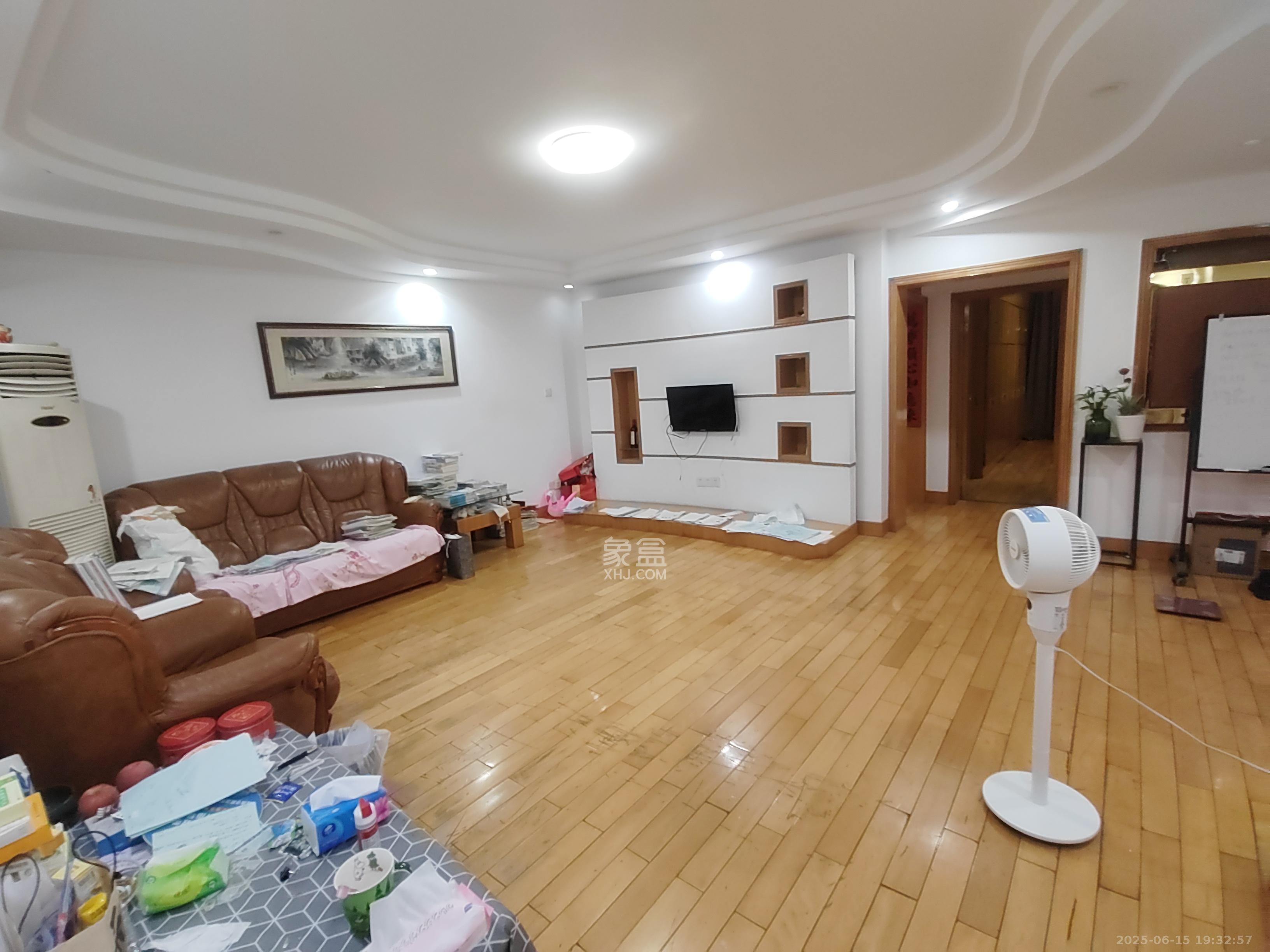 学院新村  2室2厅2卫   4500.00元/月室内图