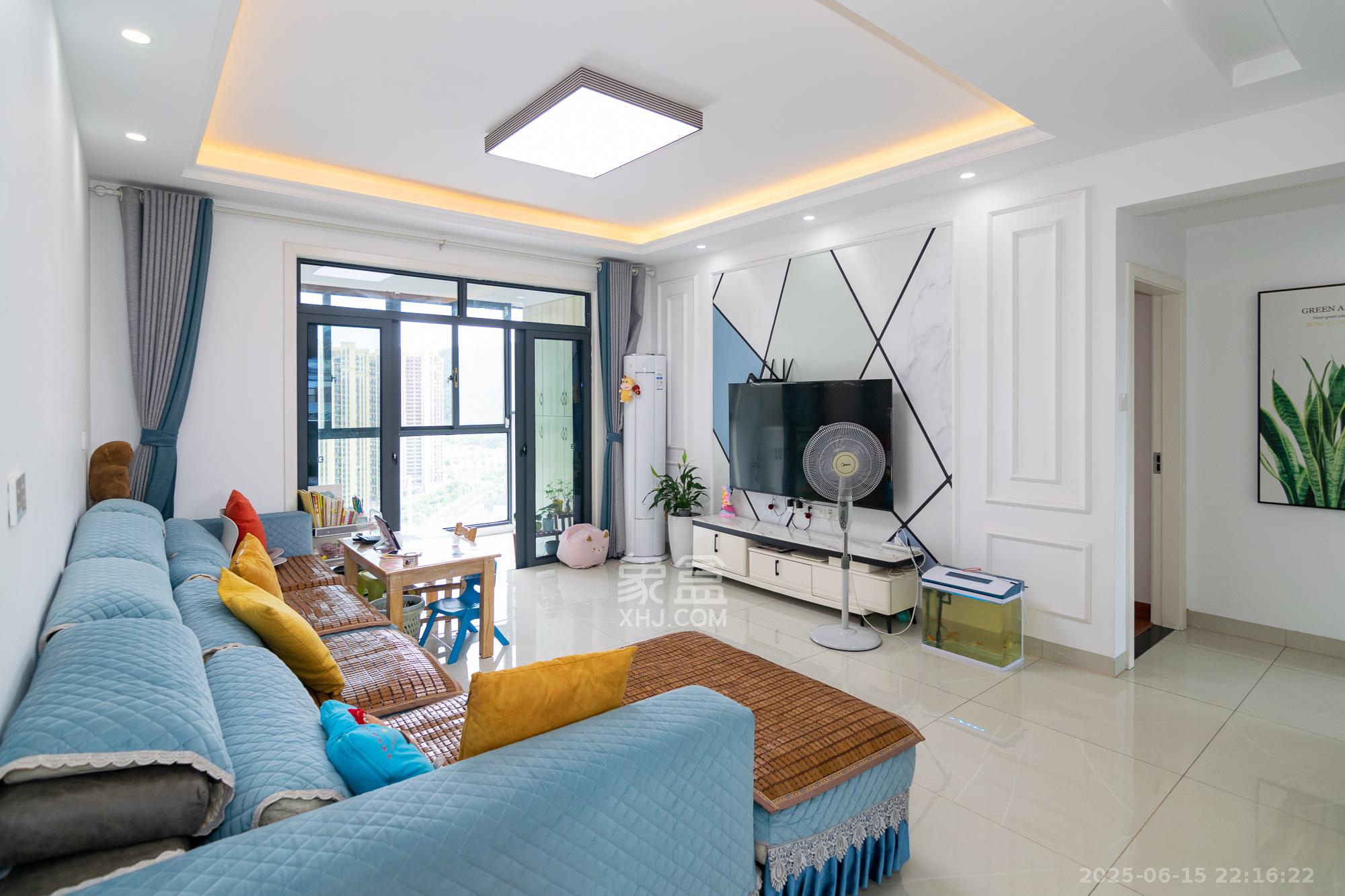 澳海月亮湾 3室2厅2卫 82.8万 澳海月亮湾 3室2厅2卫 82.8万客厅