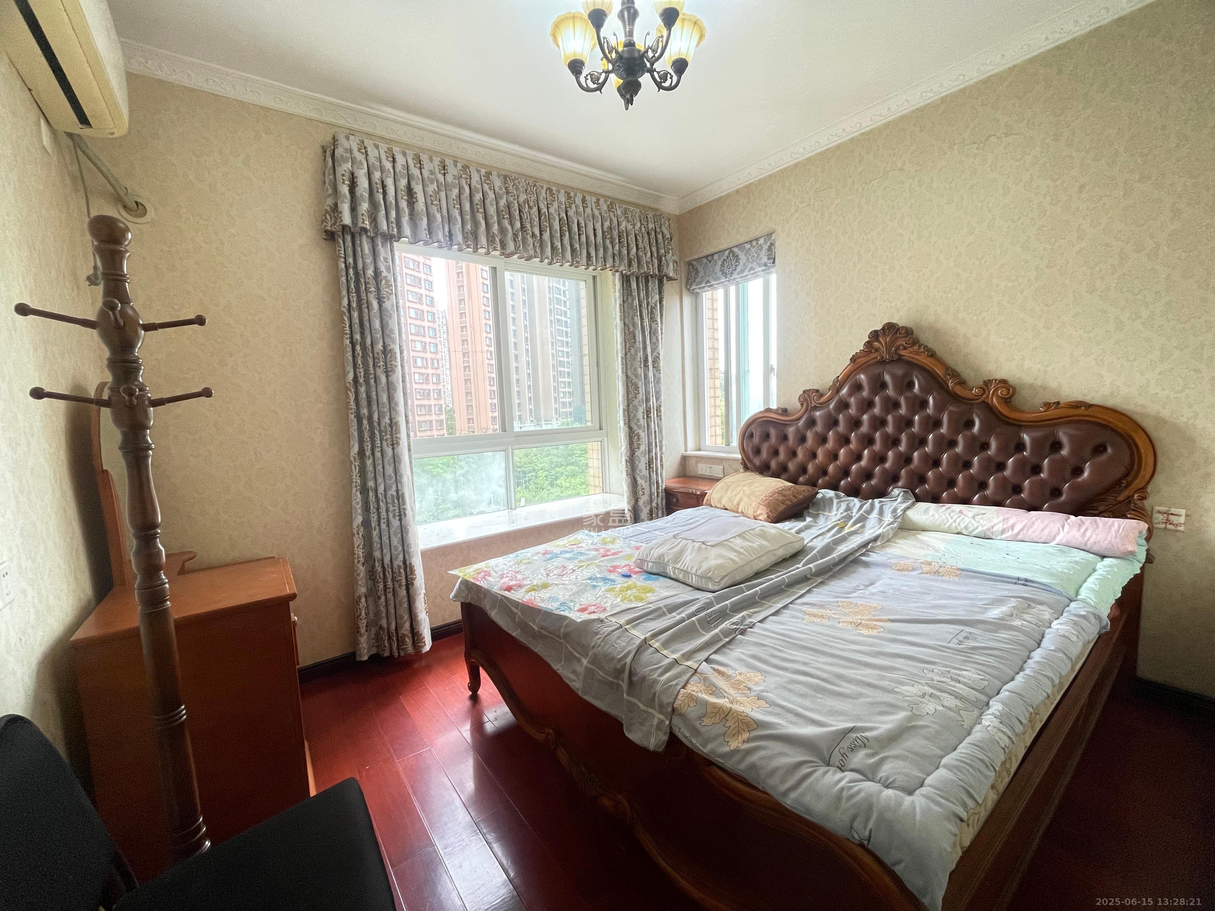 爱琴海岸 3室2厅2卫 2300.0元/月 爱琴海岸 3室2厅2卫 2300.0元/月室内图