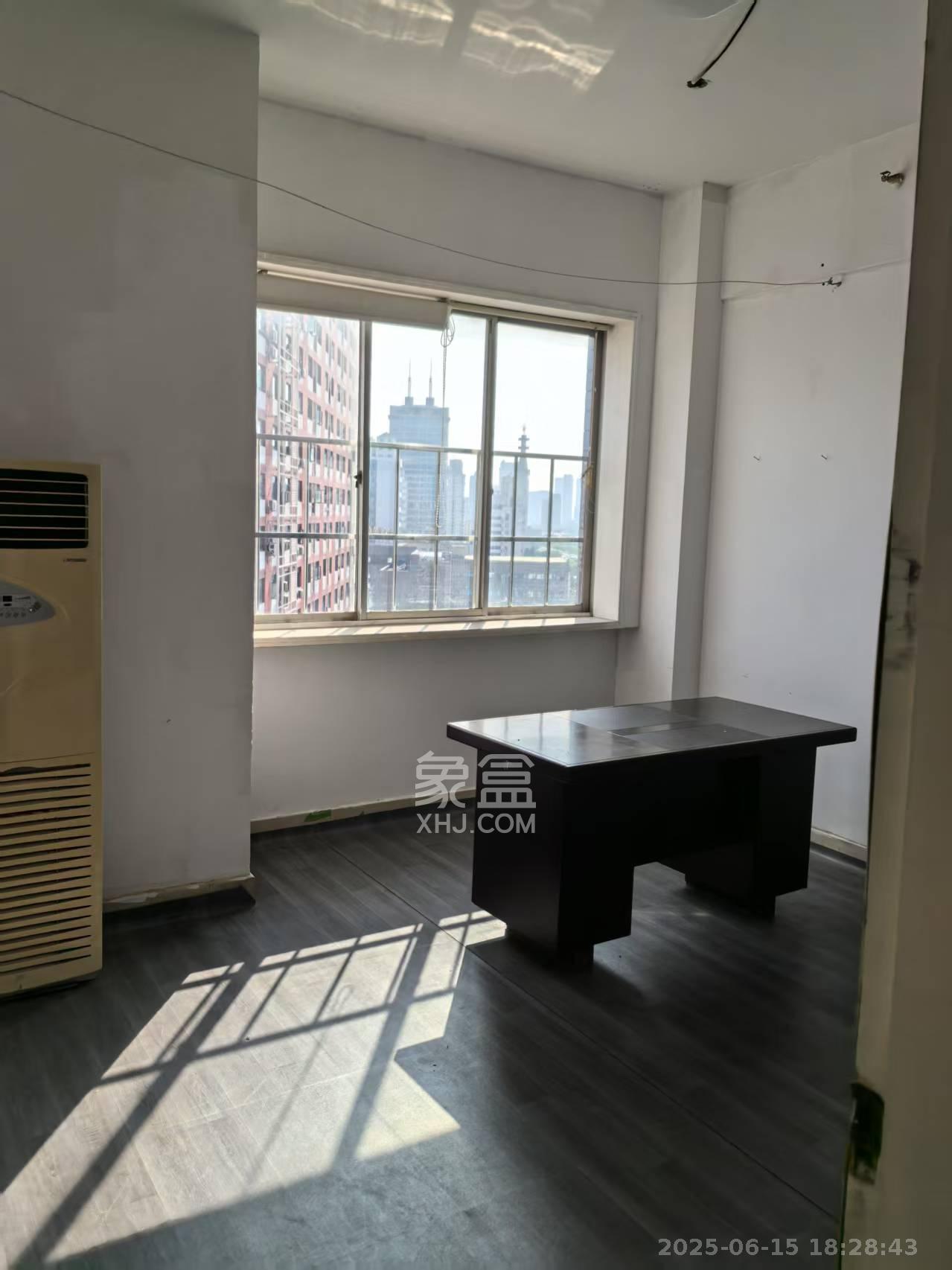 千喜华城   105.44㎡     2800.00元/月室内图