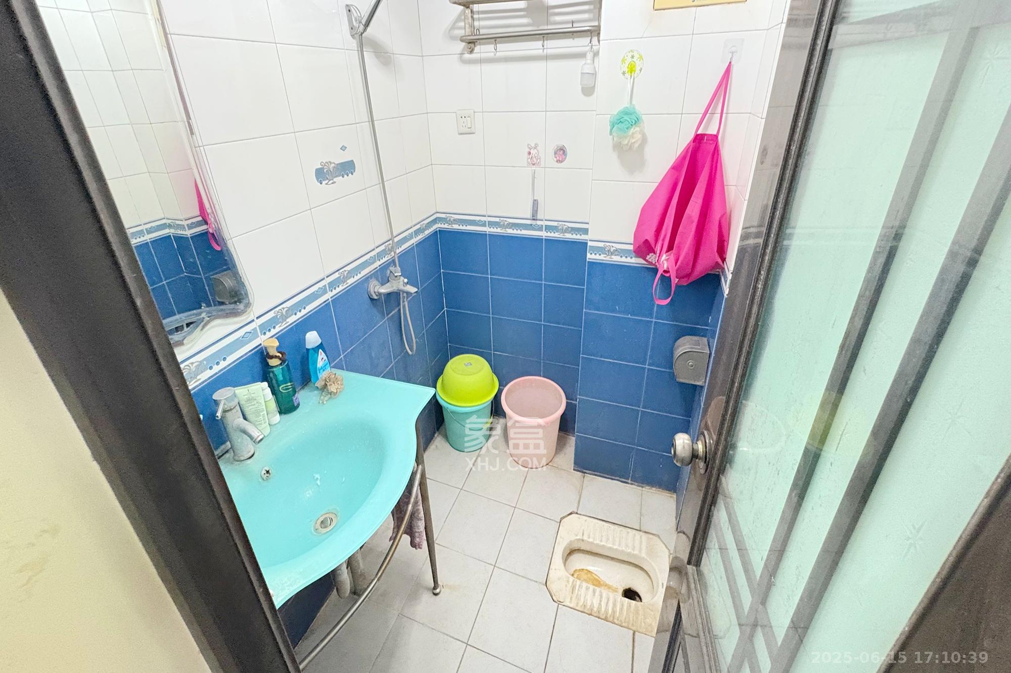 金利苑 3室2厅2卫 59.0万 金利苑 3室2厅2卫 59.0万卫生间