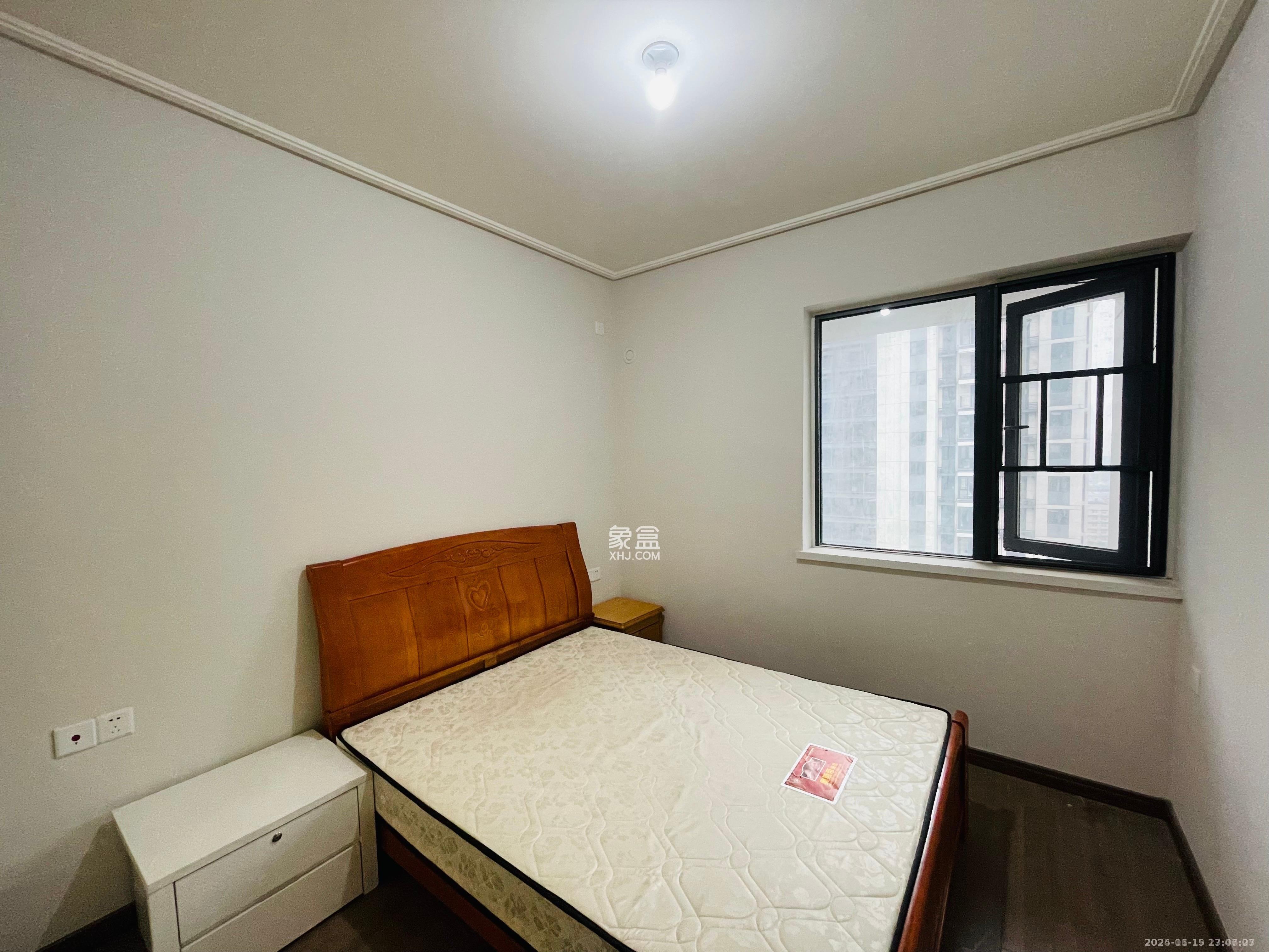 保利恒伟时光印象  4室2厅2卫   2800.00元/月室内图