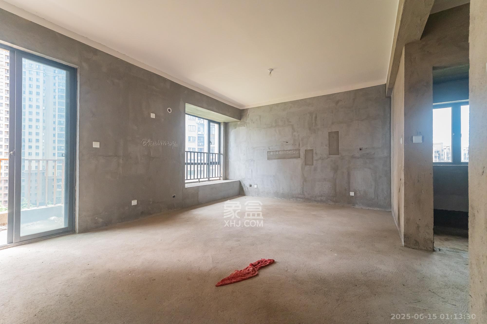 深业睿城  5室2厅2卫    210.0万 深业睿城  5室2厅2卫    210.0万其他