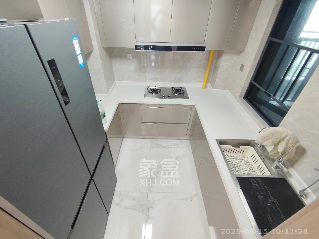 中海麓山境南区  3室2厅2卫   3200.00元/月室内图
