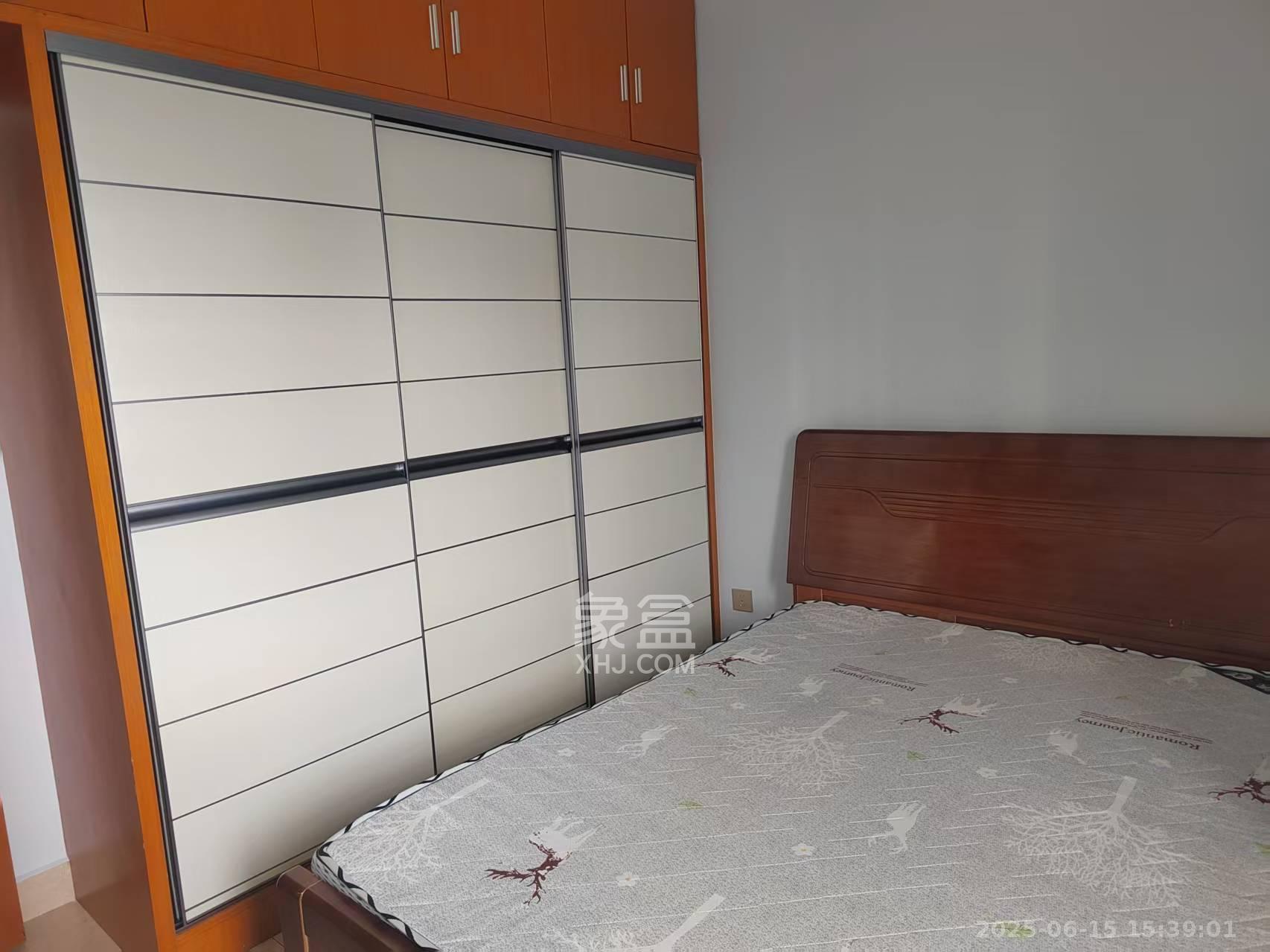 阳光晶城  3室2厅2卫   2600.00元/月室内图
