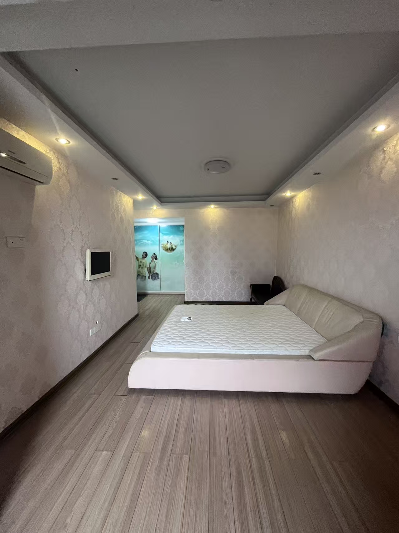 禧诚月畔湾  3室2厅2卫    1500.0元/月室内图