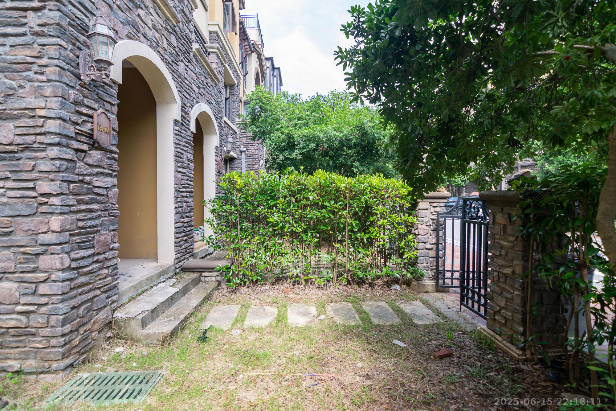 金地三千府（金地湖山樾、金地自在城）  5室2厅3卫    199.0万其他