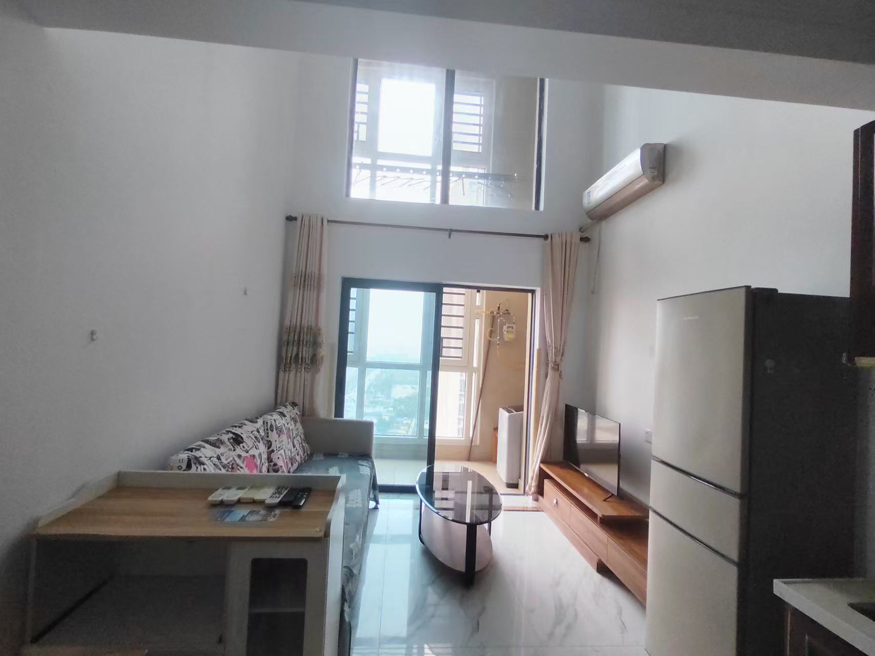 碧桂园一、二期(中央首府) 2室2厅2卫 2400.0元/月 碧桂园一、二期(中央首府) 2室2厅2卫 2400.0元/月室内图