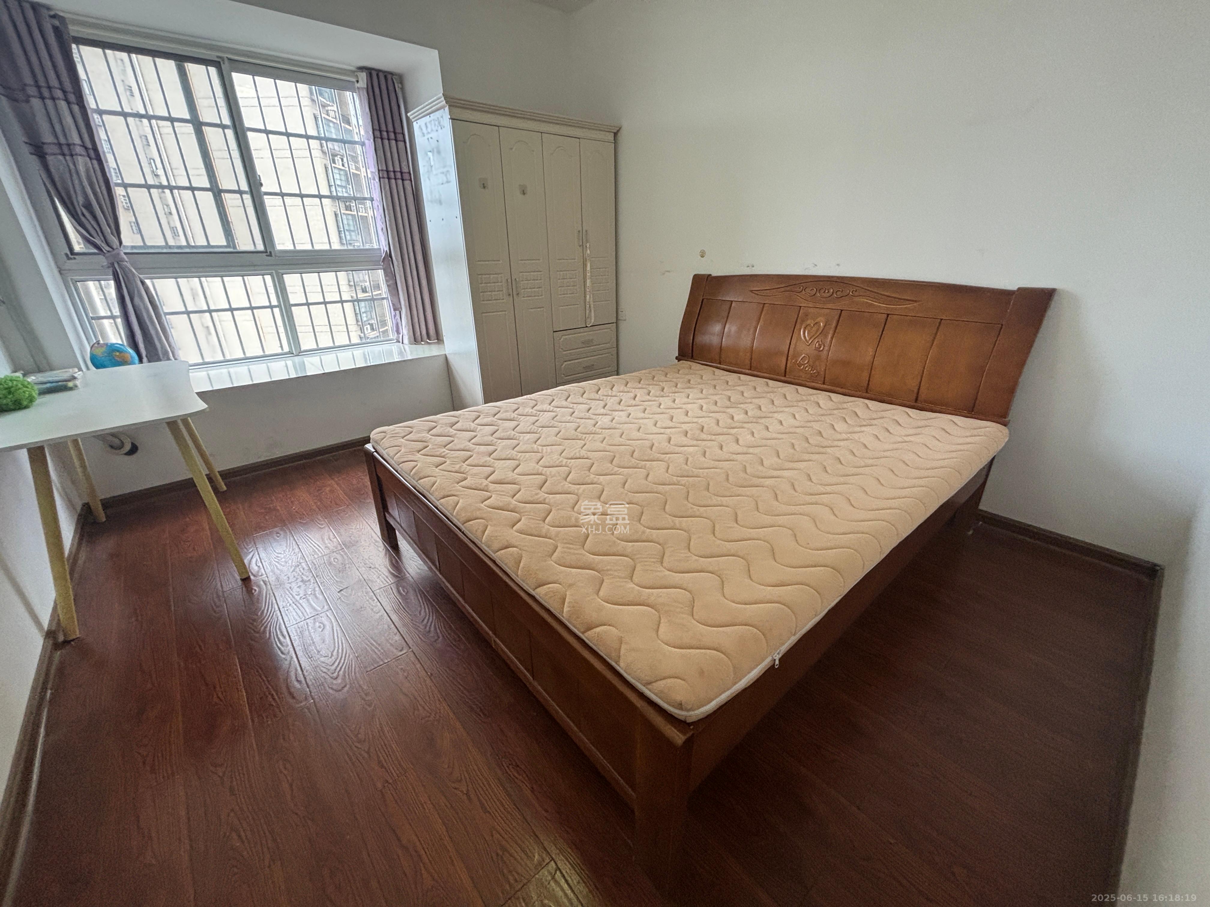 光明城市(星辰青年城) 4室2厅1卫 2400.0元/月 光明城市(星辰青年城) 4室2厅1卫 2400.0元/月室内图