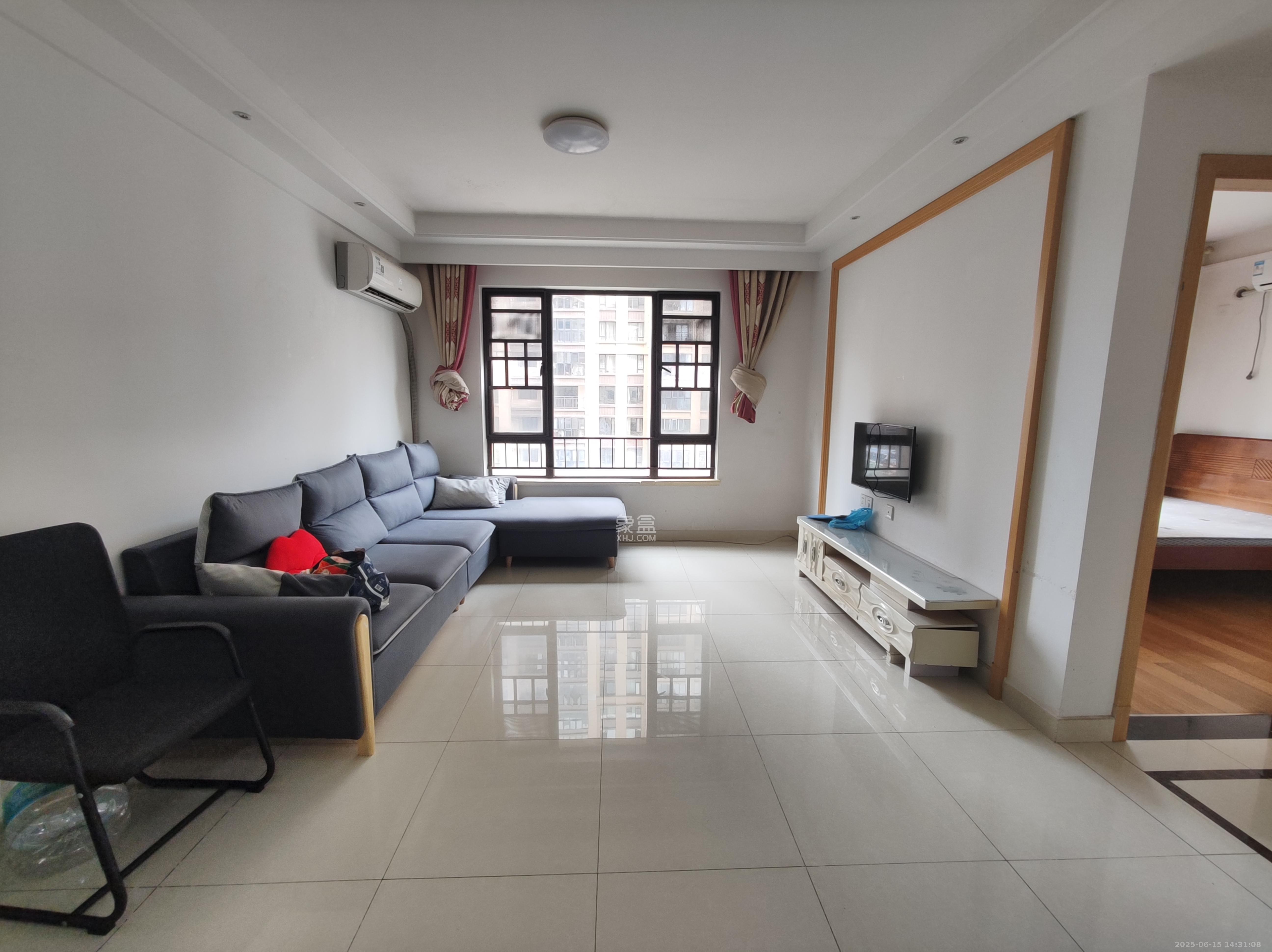 中海国际三期  3室2厅2卫    2000.0元/月 中海国际三期  3室2厅2卫    2000.0元/月室内图