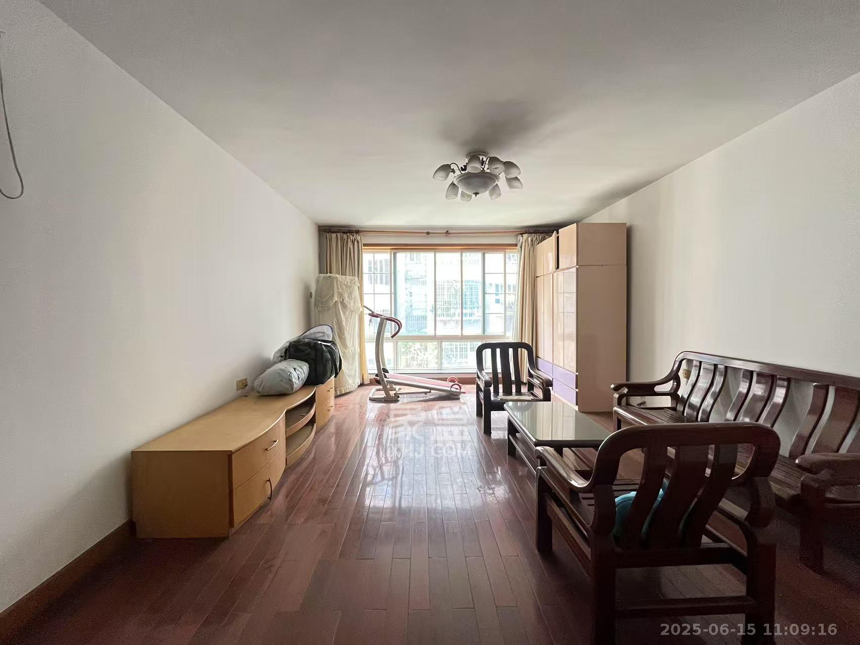 海华锦园 3室2厅1卫 2300.0元/月 海华锦园 3室2厅1卫 2300.0元/月室内图