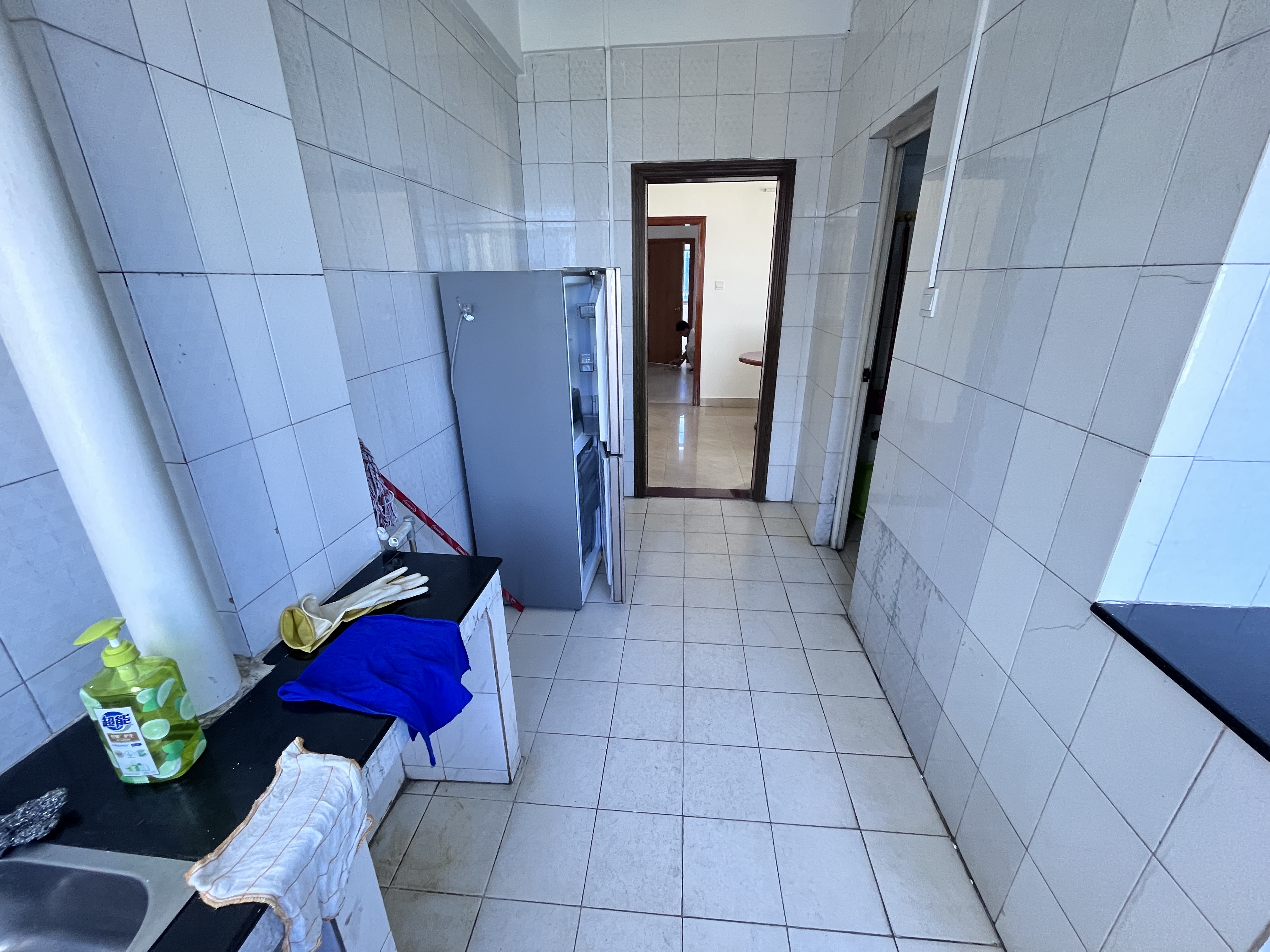 爱华小区 3室2厅1卫 2300.0元/月 爱华小区 3室2厅1卫 2300.0元/月室内图