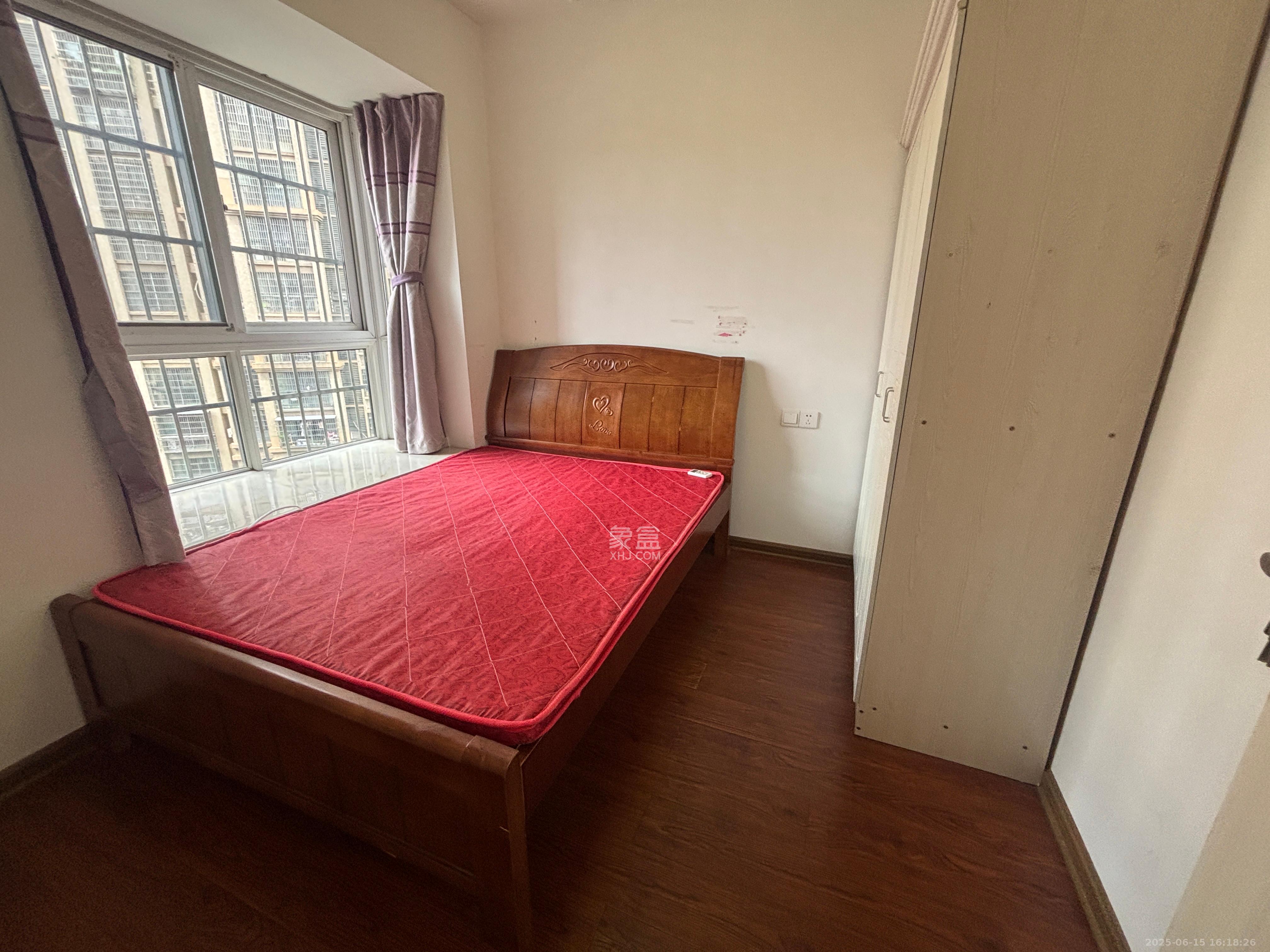 光明城市(星辰青年城) 4室2厅1卫 2400.0元/月 光明城市(星辰青年城) 4室2厅1卫 2400.0元/月室内图