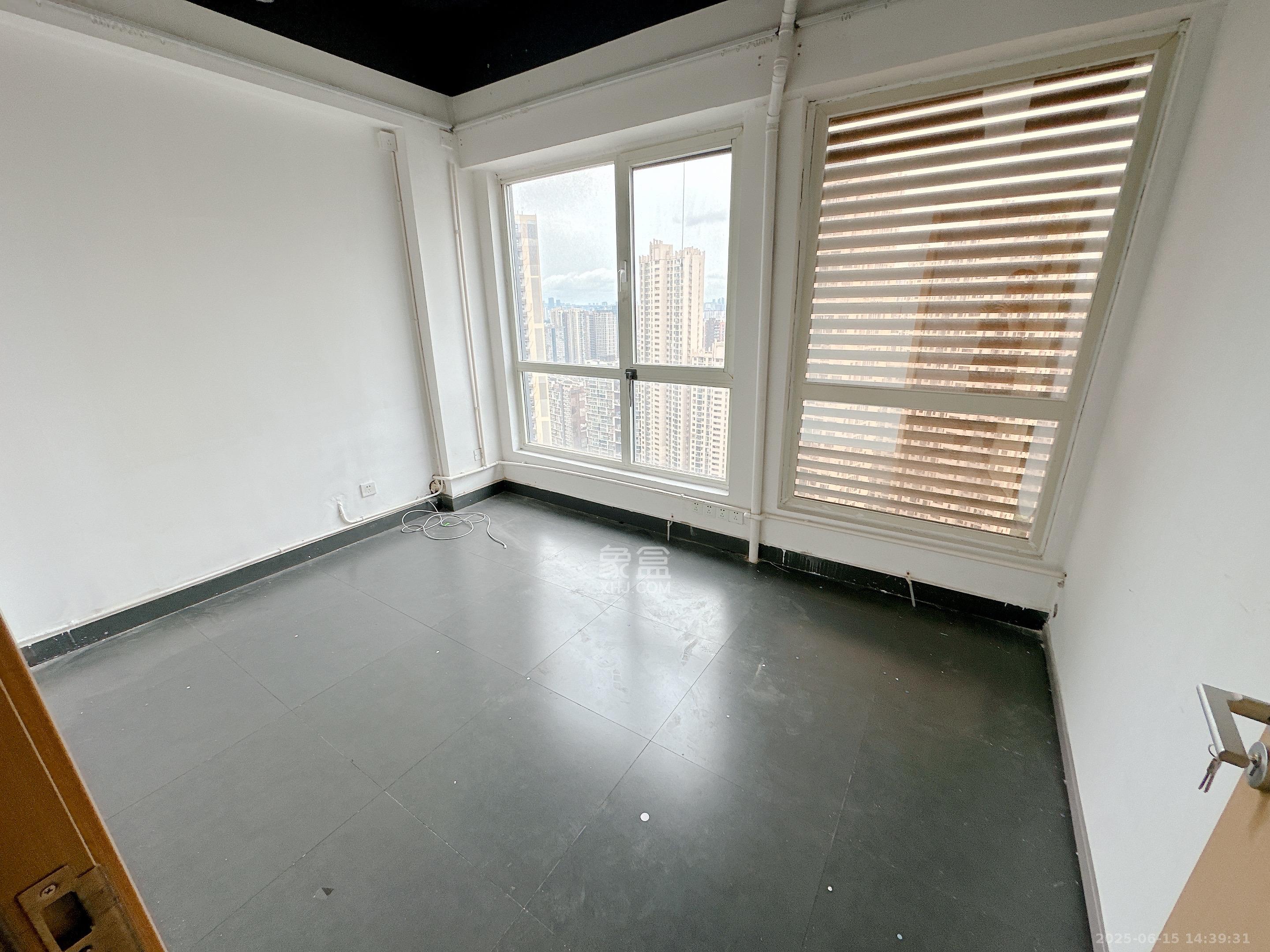 北辰三角洲B1E1区 10室2厅1卫 15800.0元/月 北辰三角洲B1E1区 10室2厅1卫 15800.0元/月室内图