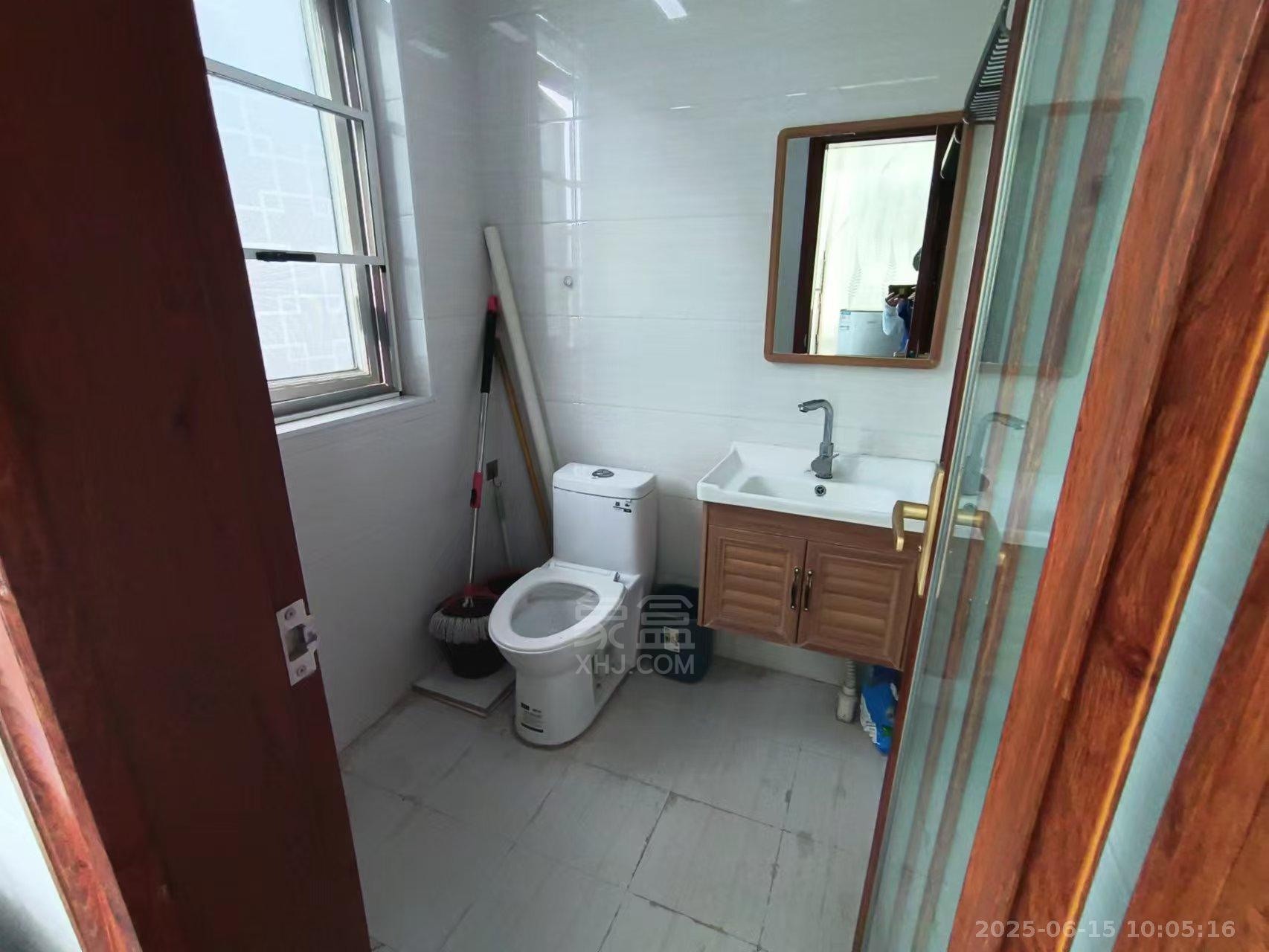 庐山一号 1室1厅1卫 900.0元/月 庐山一号 1室1厅1卫 900.0元/月室内图