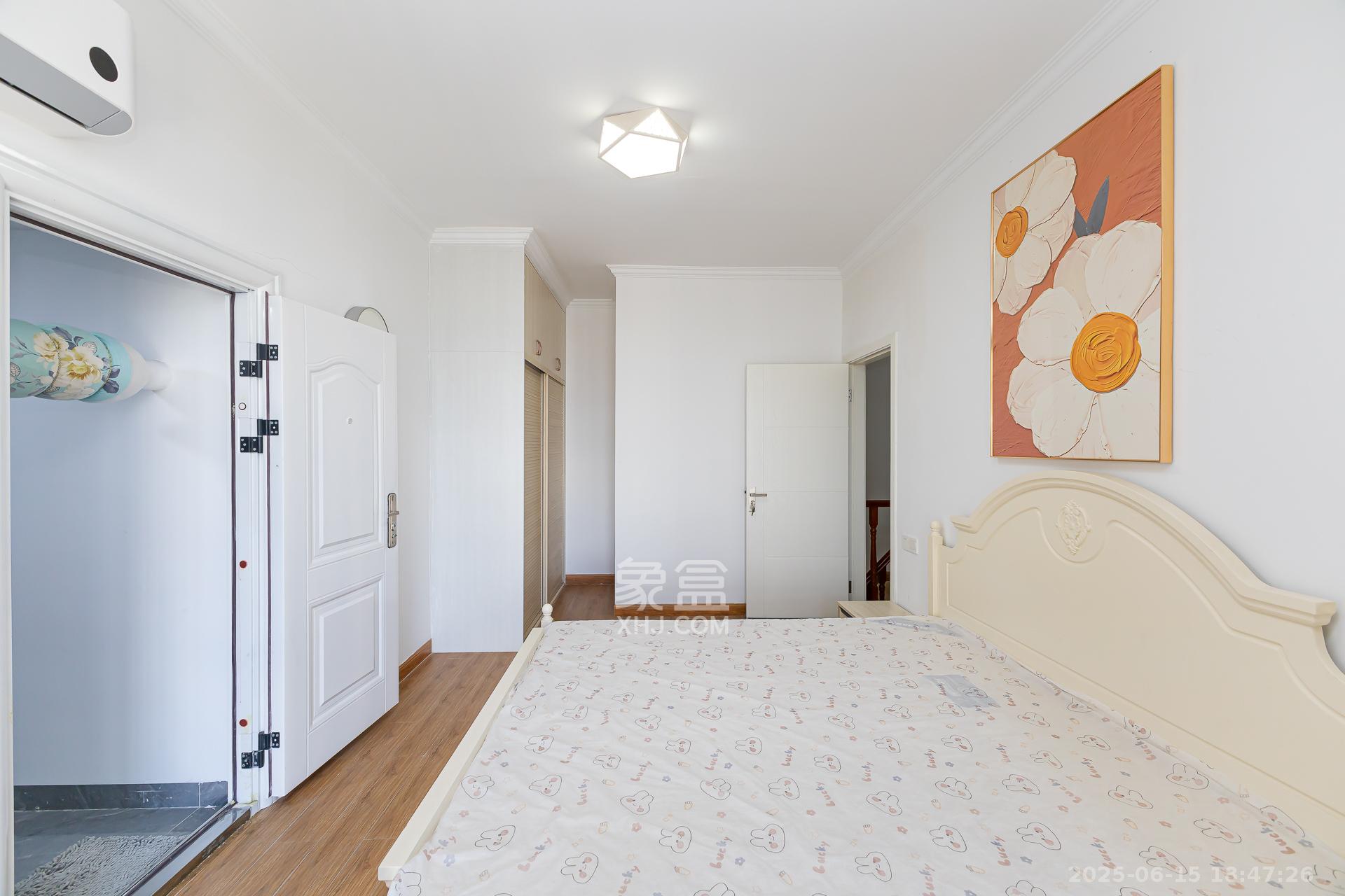 勤诚达新界  3室2厅1卫    80.0万 勤诚达新界  3室2厅1卫    80.0万卧室