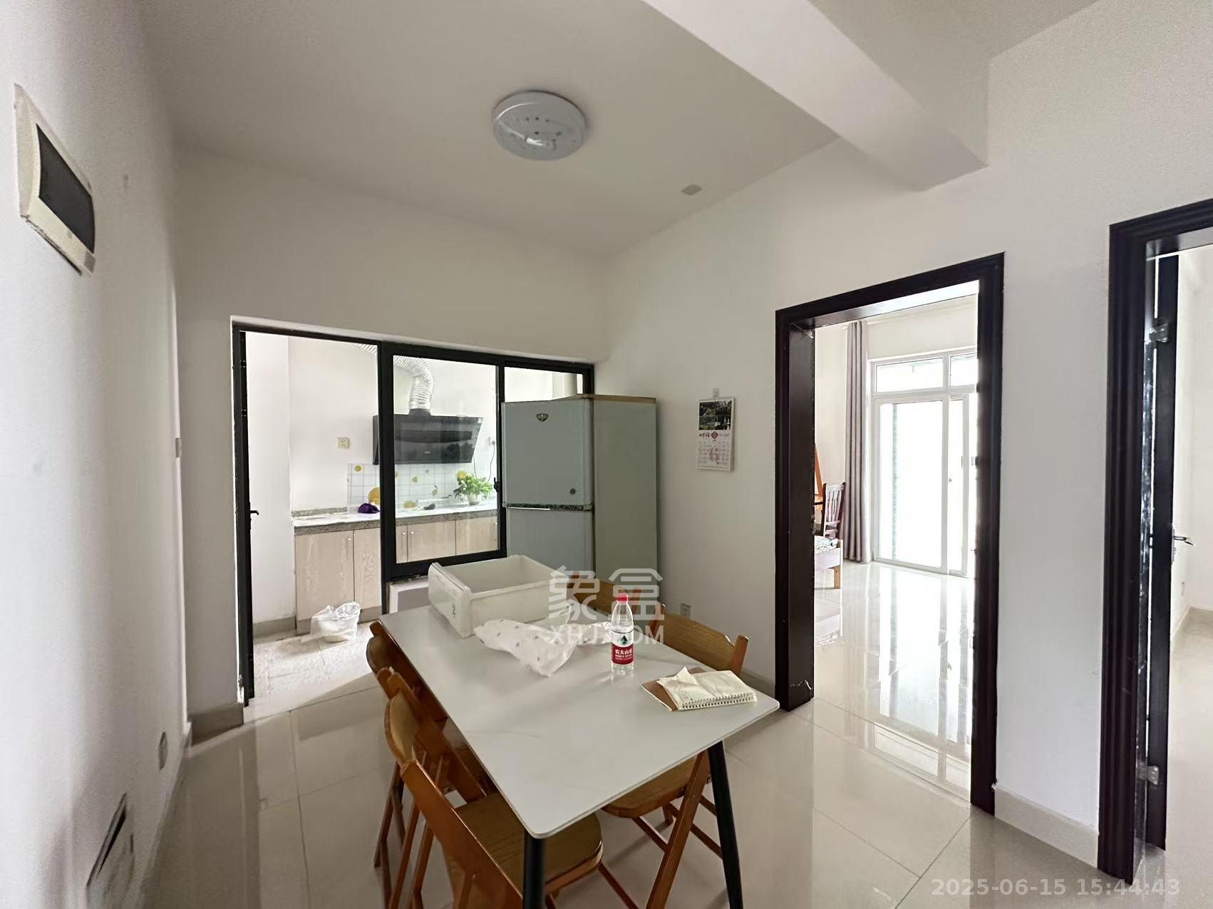 湘瑞嘉园 2室1厅1卫 1600.0元/月 湘瑞嘉园 2室1厅1卫 1600.0元/月室内图