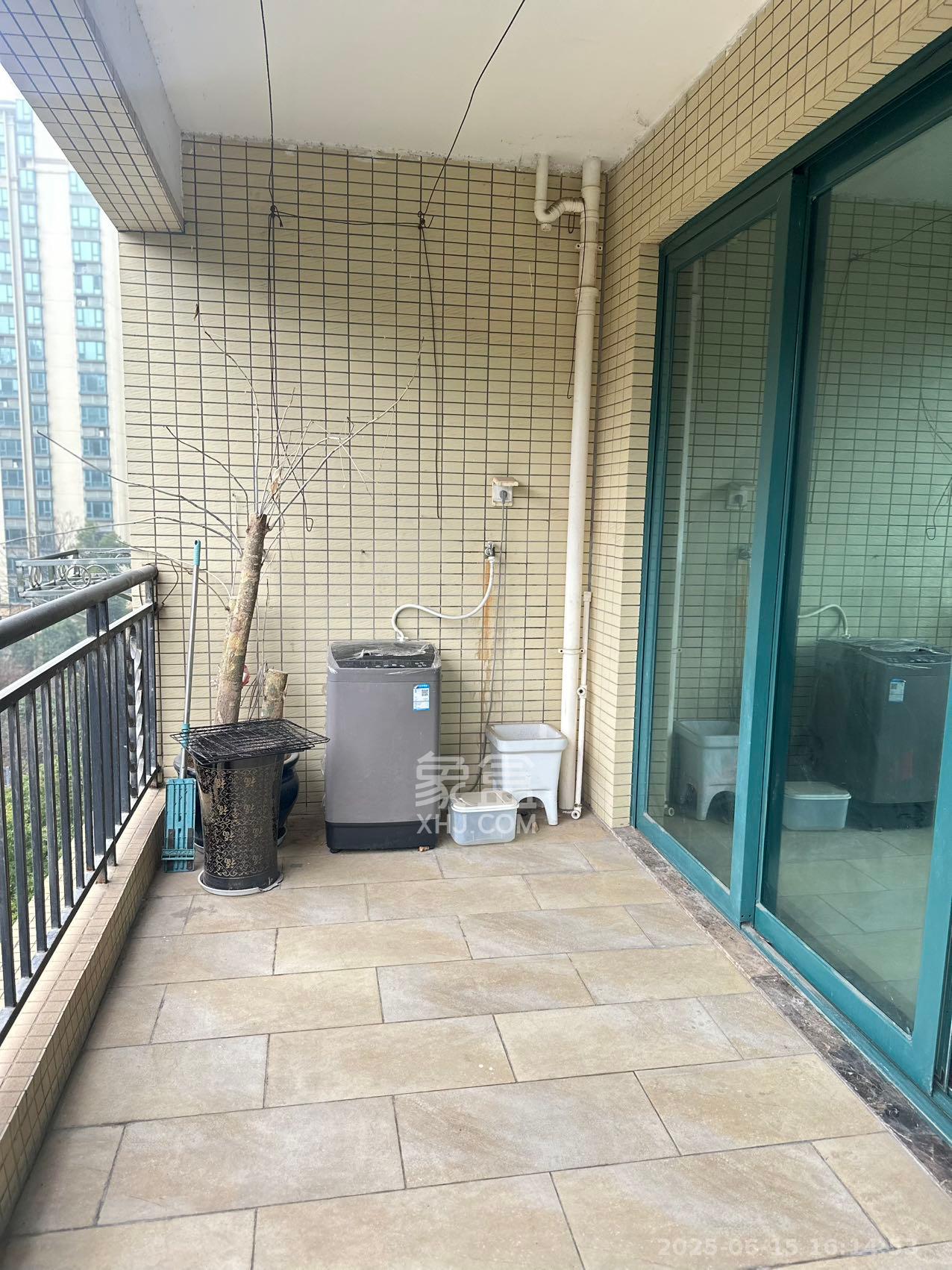 恒大城 4室2厅2卫 2500.0元/月 恒大城 4室2厅2卫 2500.0元/月室内图